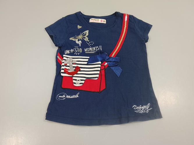 T-shirt m.c bleu marine,rouge,effet sac bandouillère Desigual, moins cher chez Petit Kiwi
