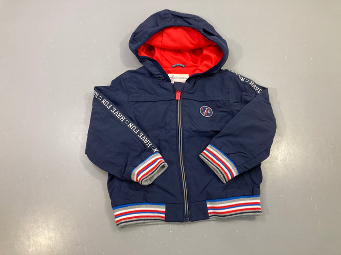 Veste coupe-vent zippée capuche bleu marine, doublure filet rouge, bandes Have fun, moins cher chez Petit Kiwi