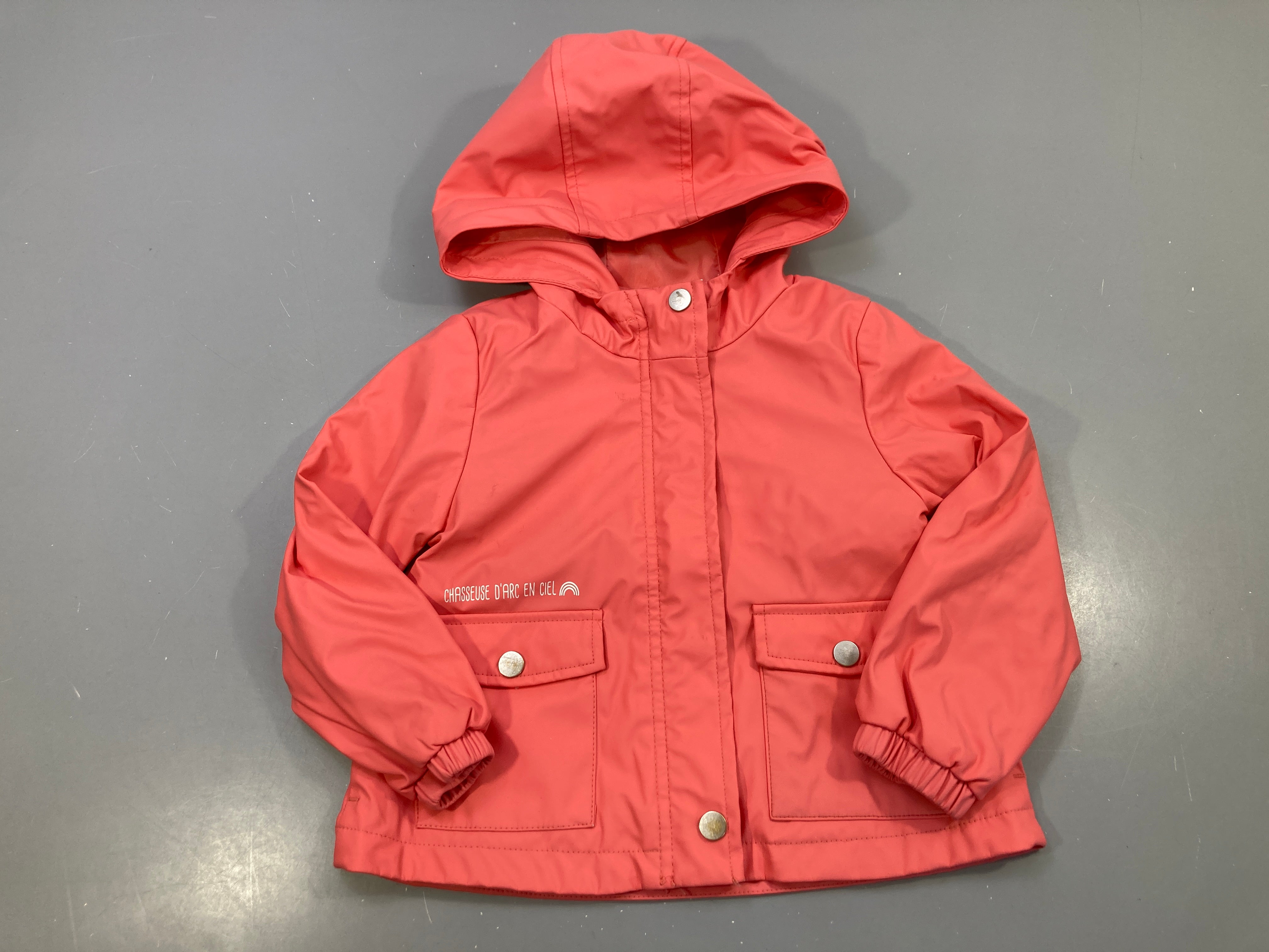 Veste cirée capuche corail, pressions, Chasseuse d'arc en ciel