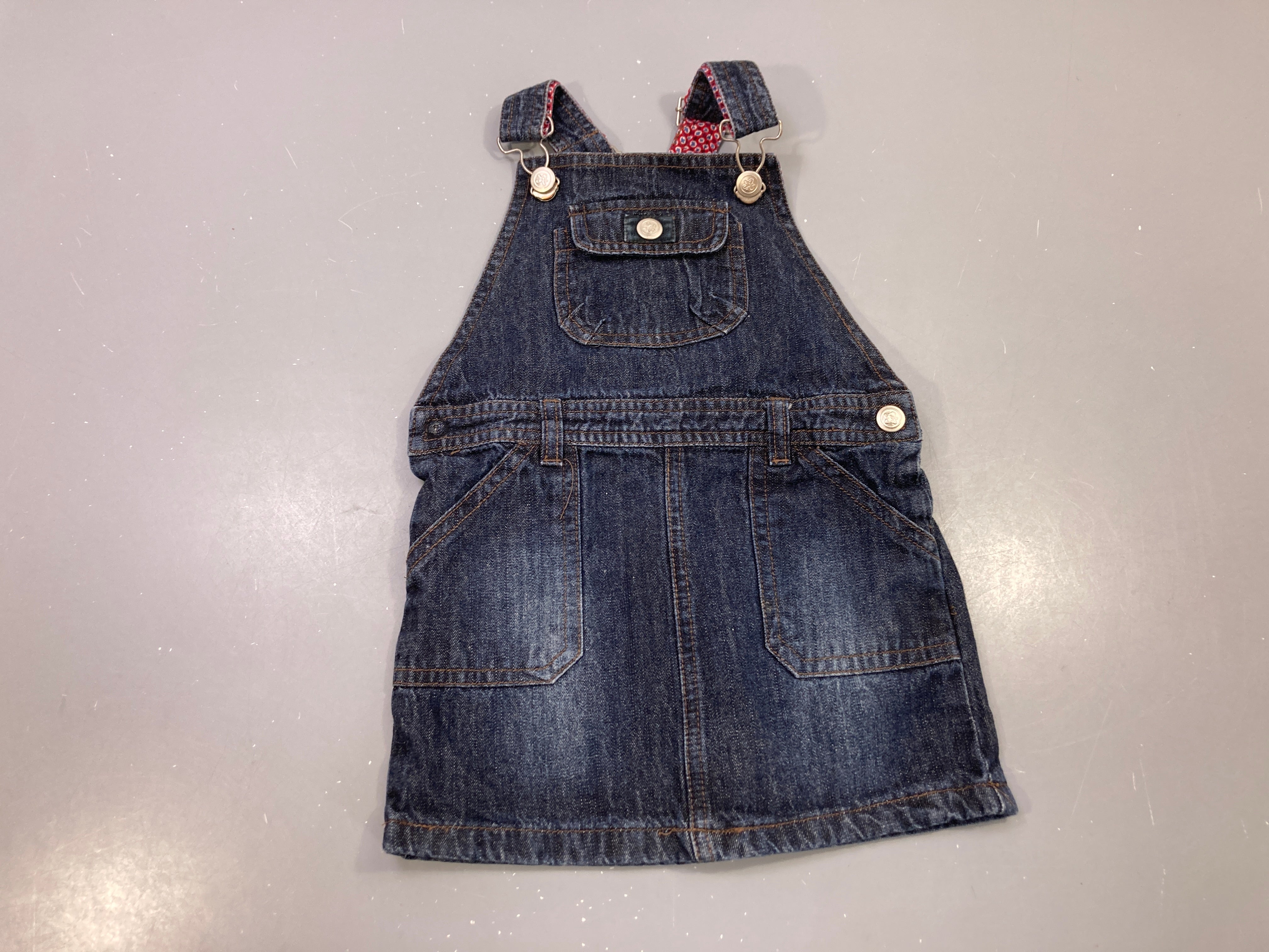 Robe salopette s.m bleu brut jean, bretelles doublées imprimé rouge