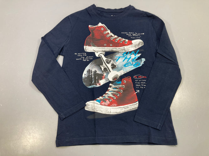 T-shirt m.l bleu marine baskets et skate, On the go, moins cher chez Petit Kiwi