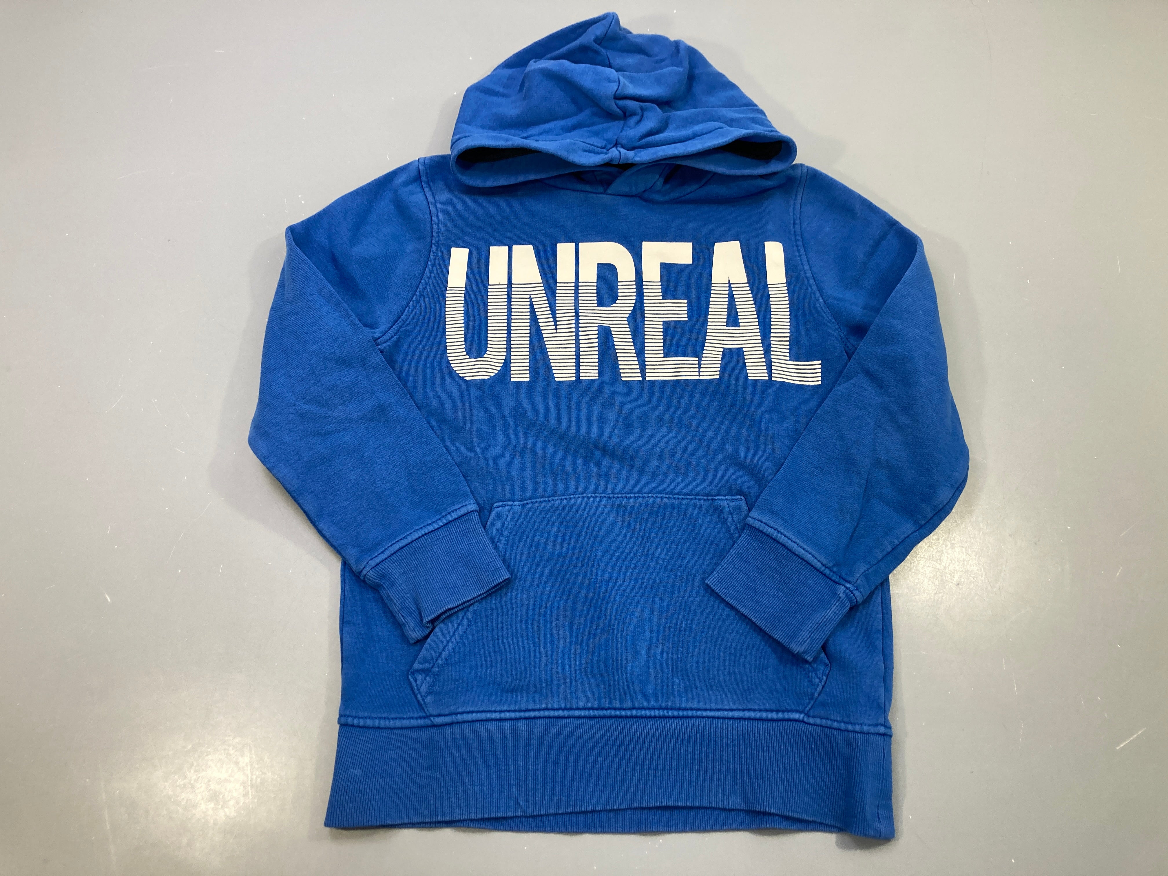 Sweat capuche bleu roi molleton Unreal, poche kangourou