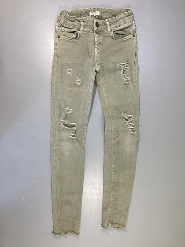 Pantalon kaki effet troué, moins cher chez Petit Kiwi