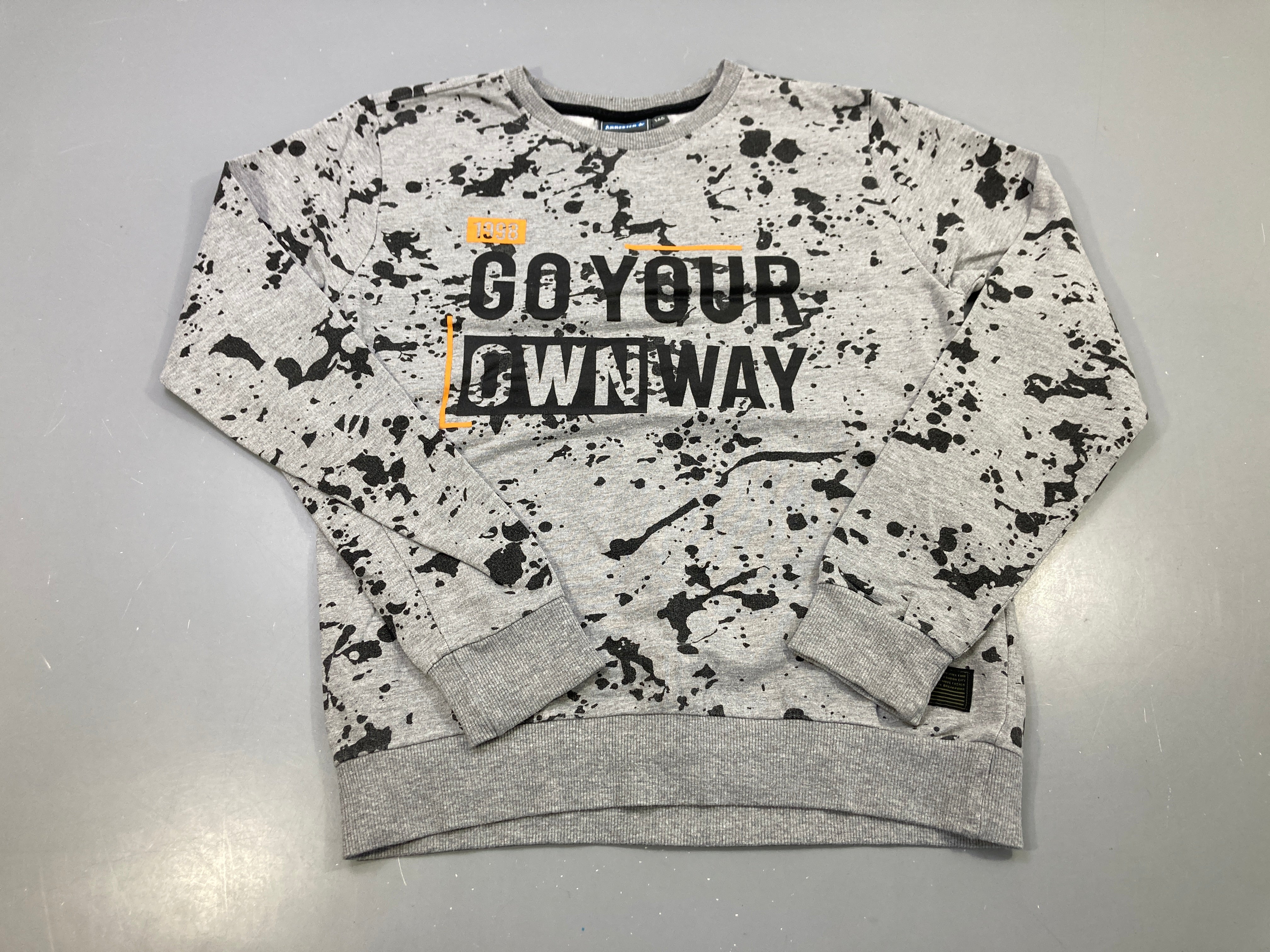 Sweat gris chiné taches noires, imprimé Go Your Own Way