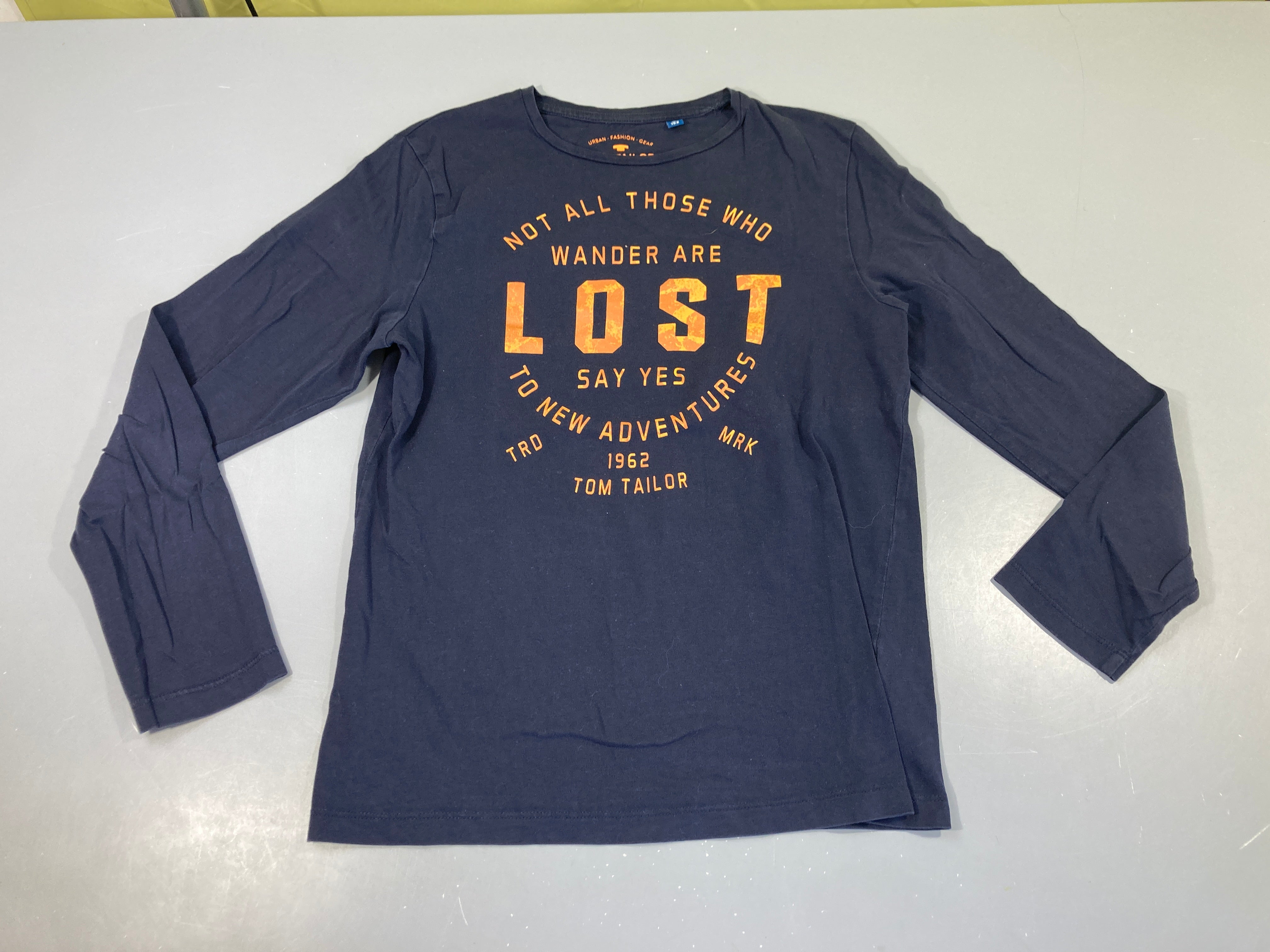T-shirt m.l bleu marine Lost