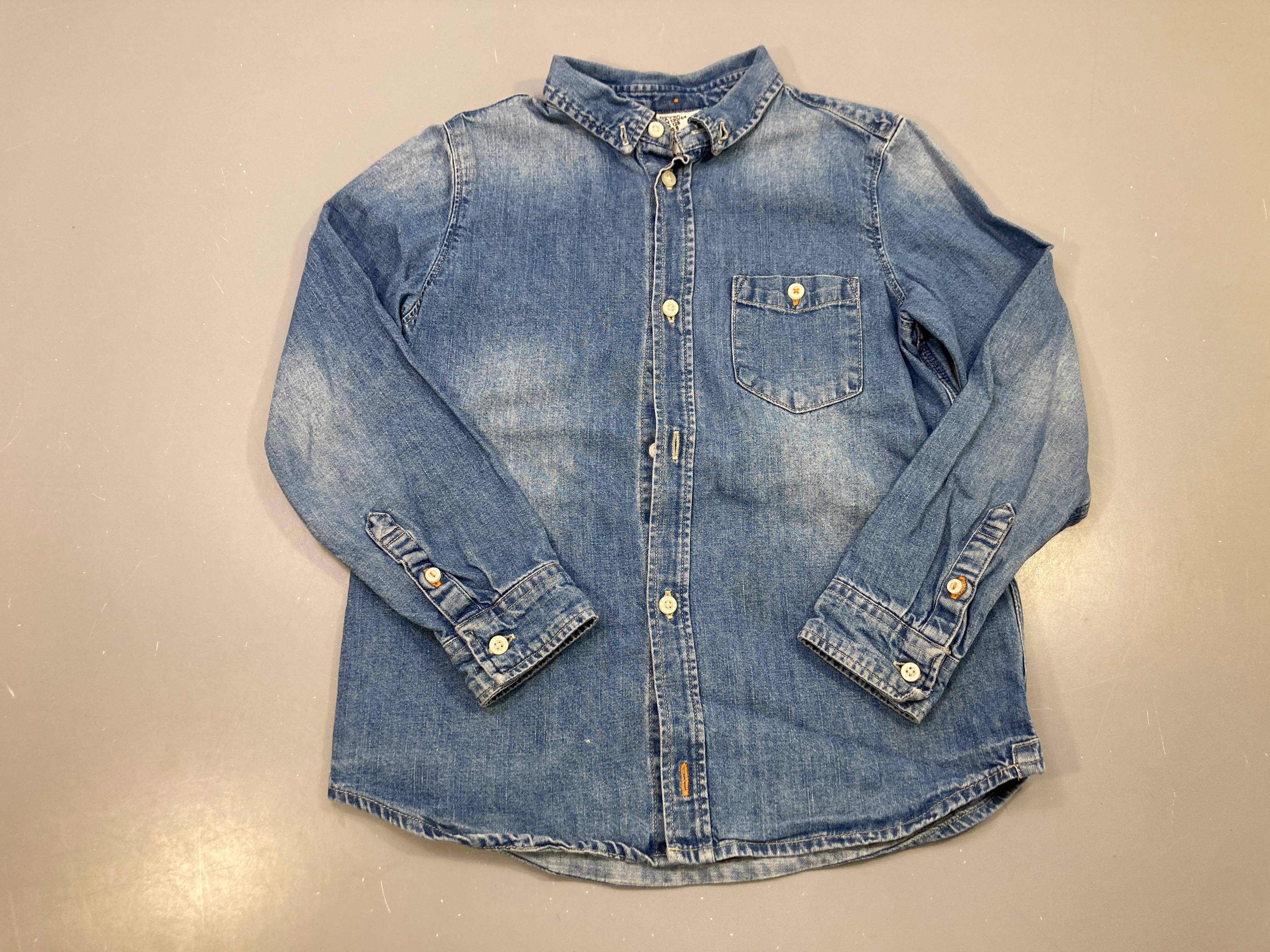 Chemise m.l jean bleu délavé, col boutonné, poche poitrine