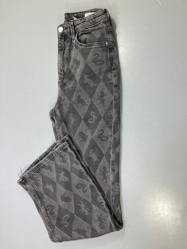 Pantalon jean gris délavé, motif losanges et animaux des maisons Poudlard, moins cher chez Petit Kiwi