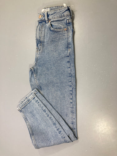 Pantalon jean bleu clair délavé, Stradivarius, moins cher chez Petit Kiwi