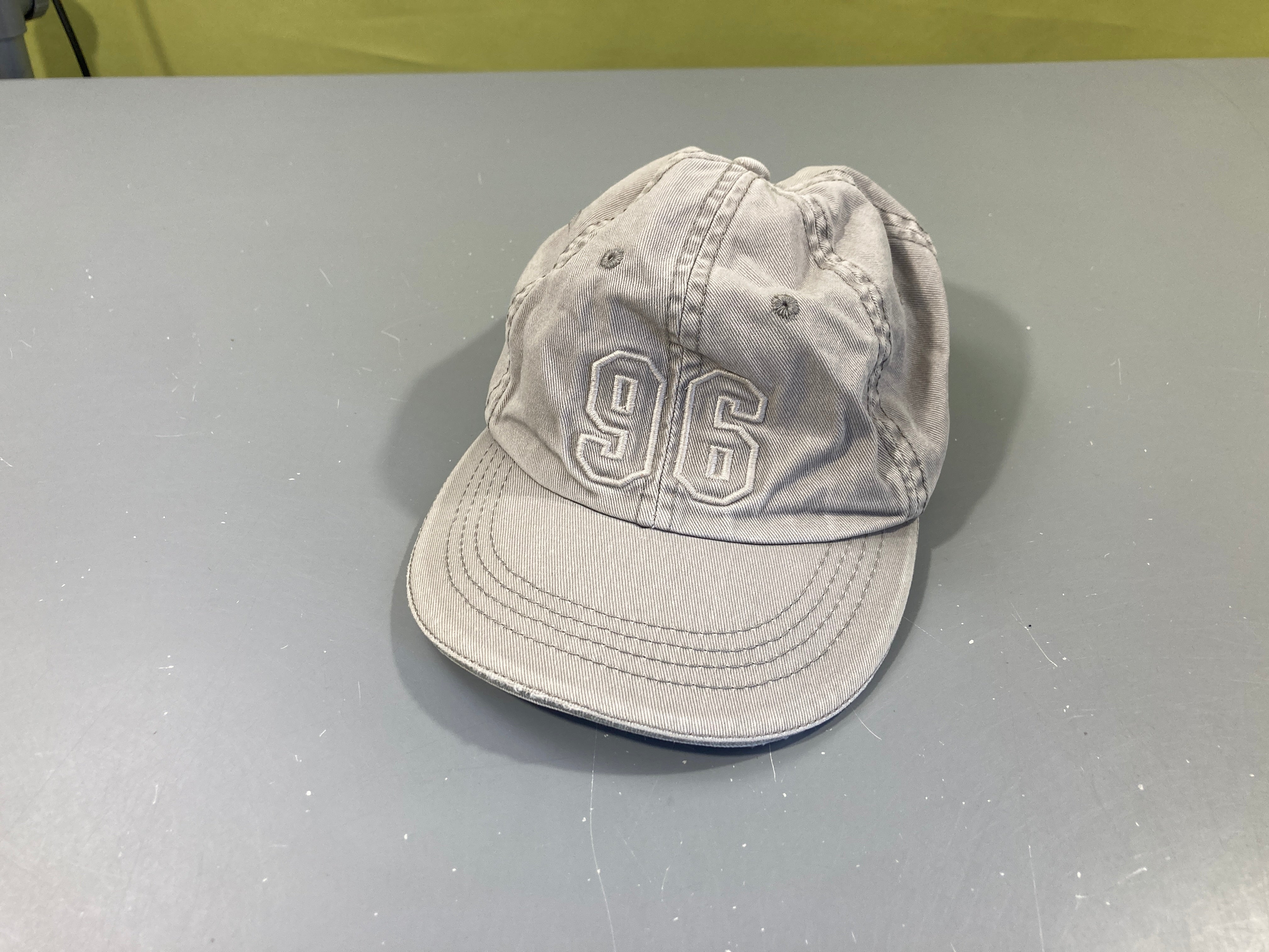 Casquette grise 96