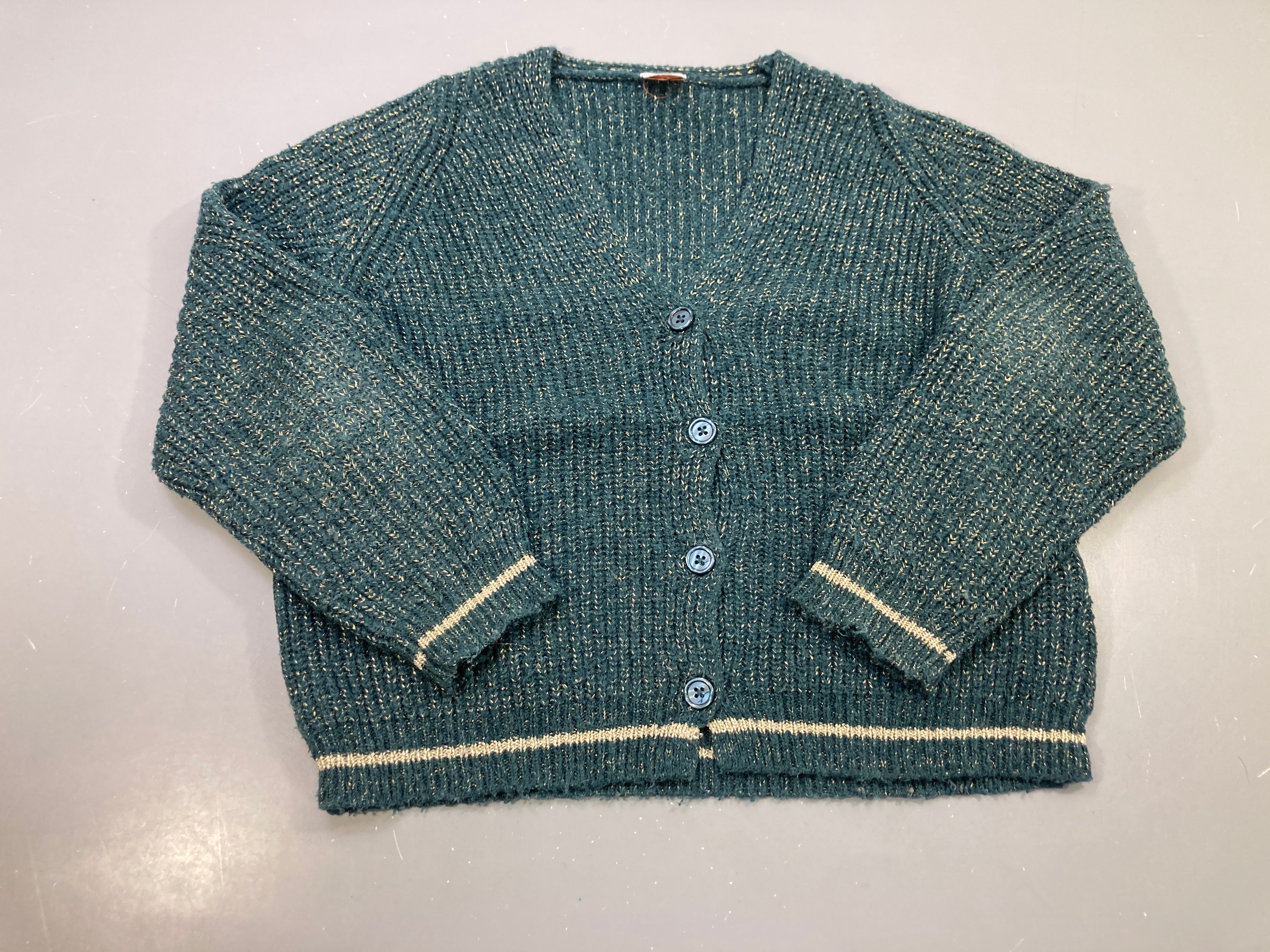 Gilet vert canard grosse maille, fils dorés