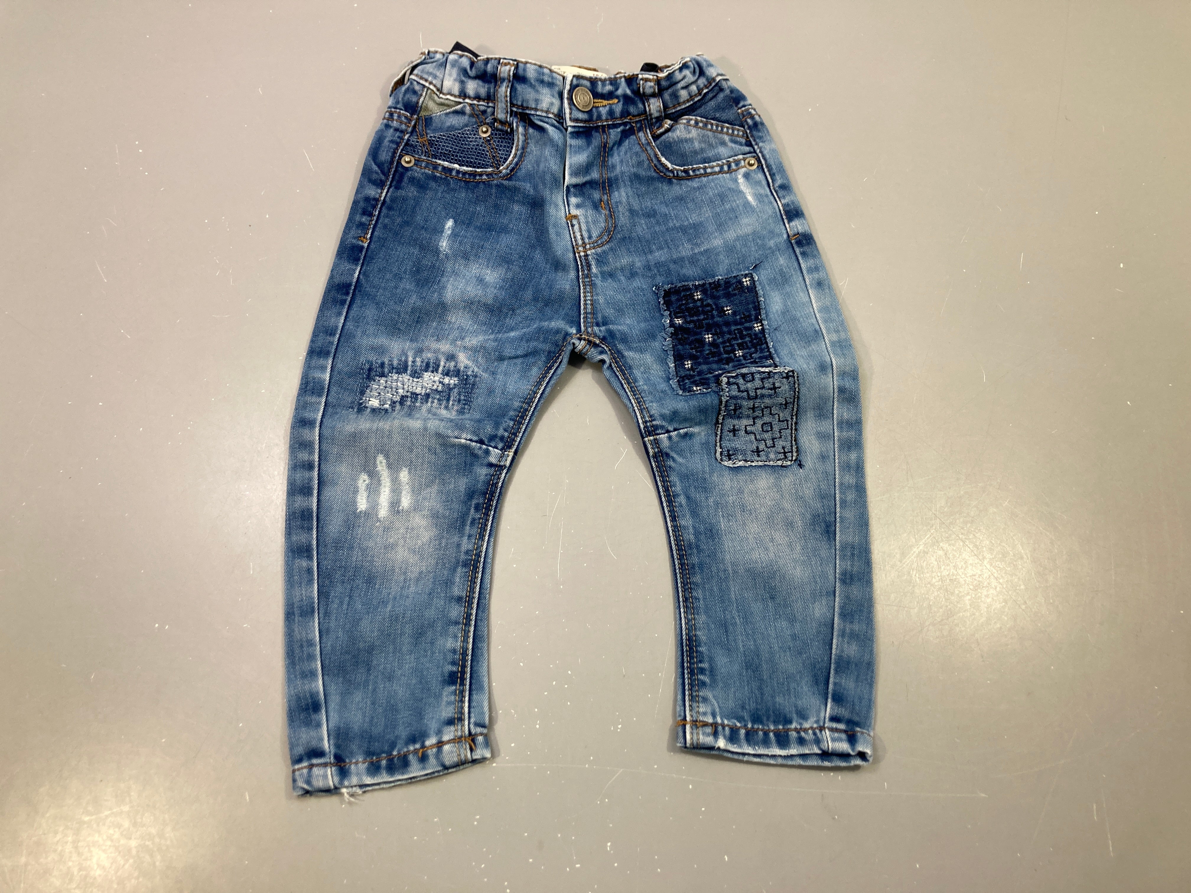Pantalon denim effet délavé, patchwork