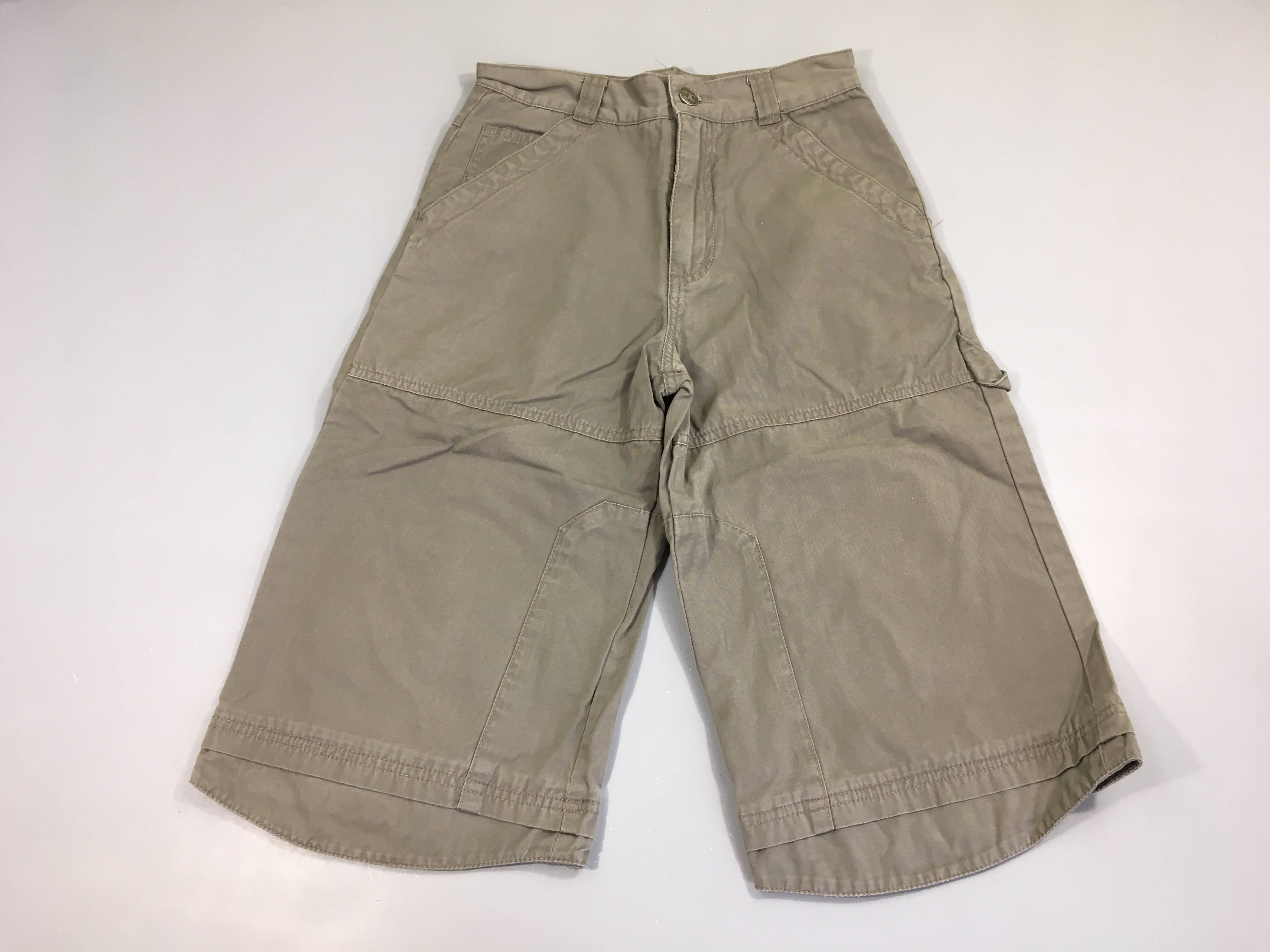Bermuda kaki