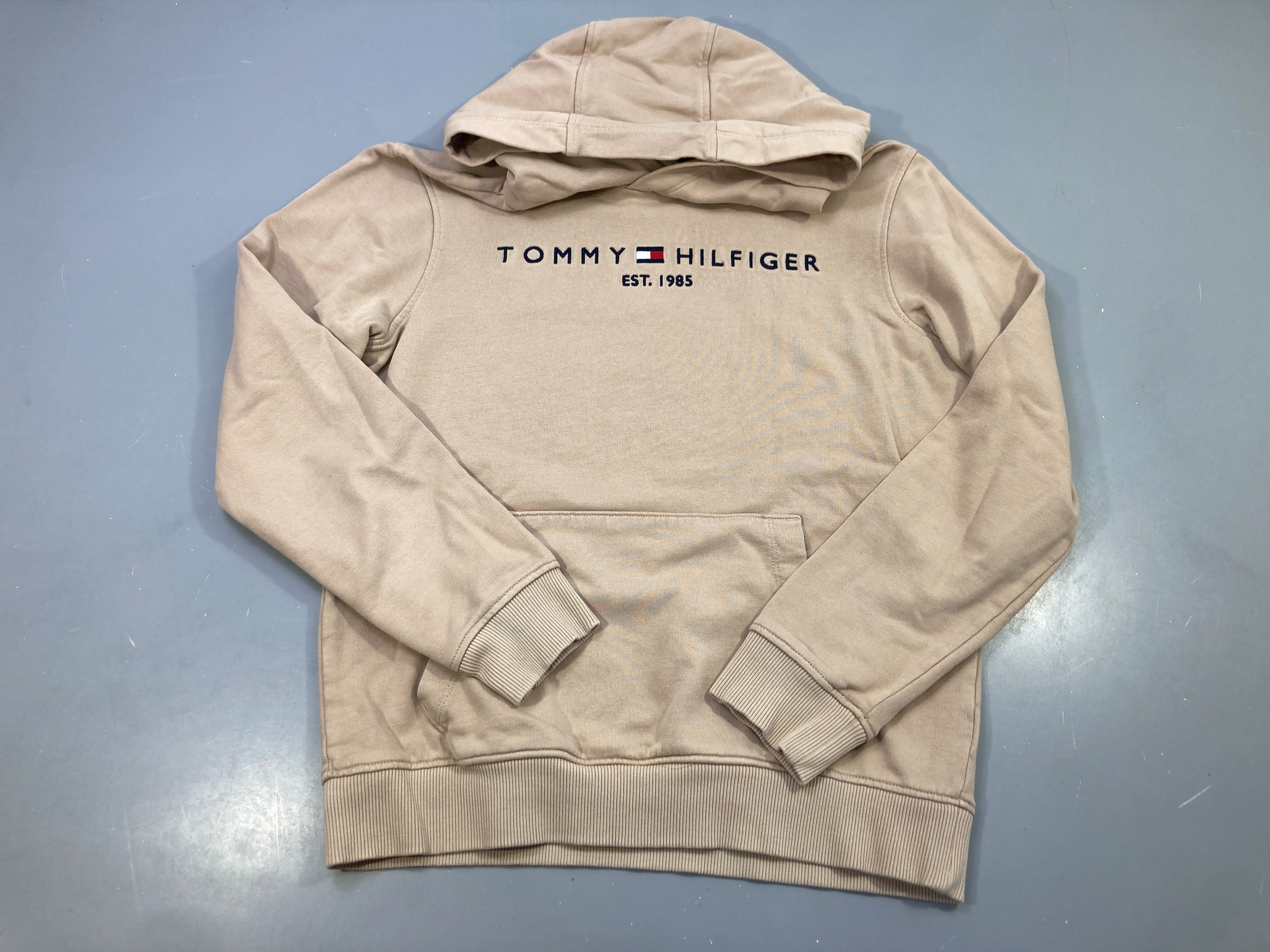 Sweat capuche beige, logo brodé, poche kangourou