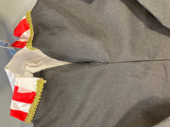 Déguisement de Pirates + 2 pièces comme neuf (Couture légèrement défaillante haut dos souci d'usine?), moins cher chez Petit Kiwi