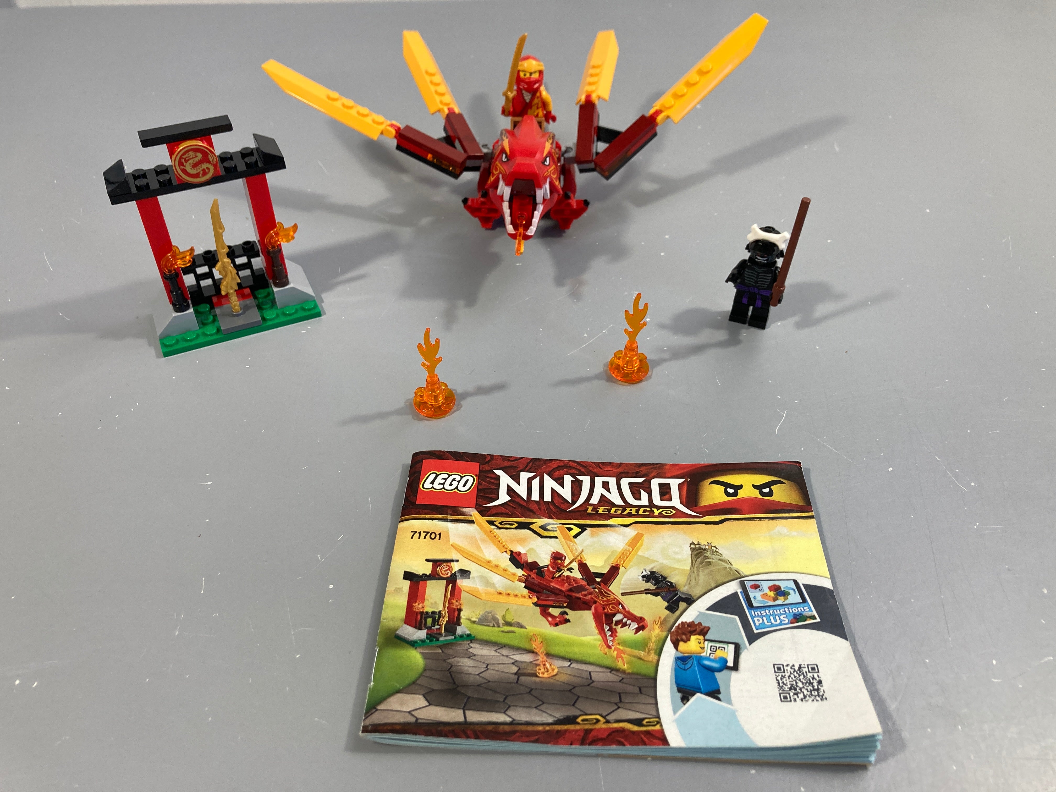 NINJAGO® 71701 Le dragon de feu de Kay