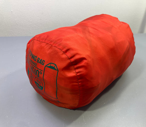 Sac de couchage orange/vert Forclaz junior 10°, 140cm max, moins cher chez Petit Kiwi