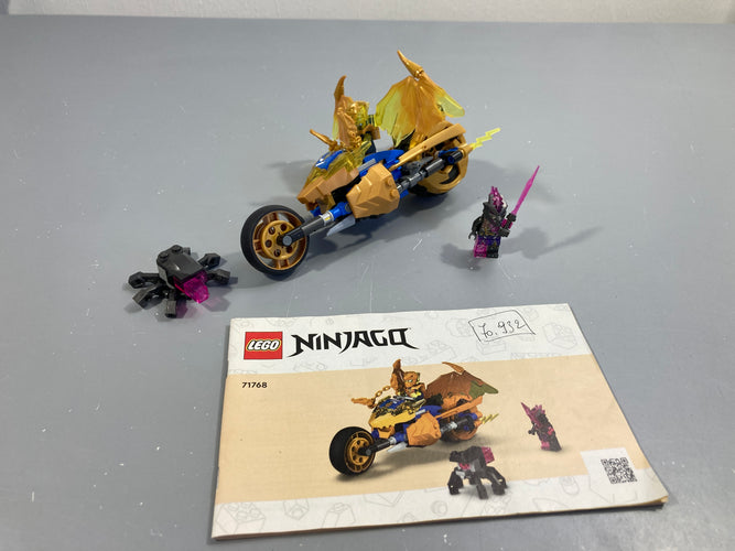 NINJAGO® 71768 La moto dragon d'or de Jay (manque un pointe grise), moins cher chez Petit Kiwi