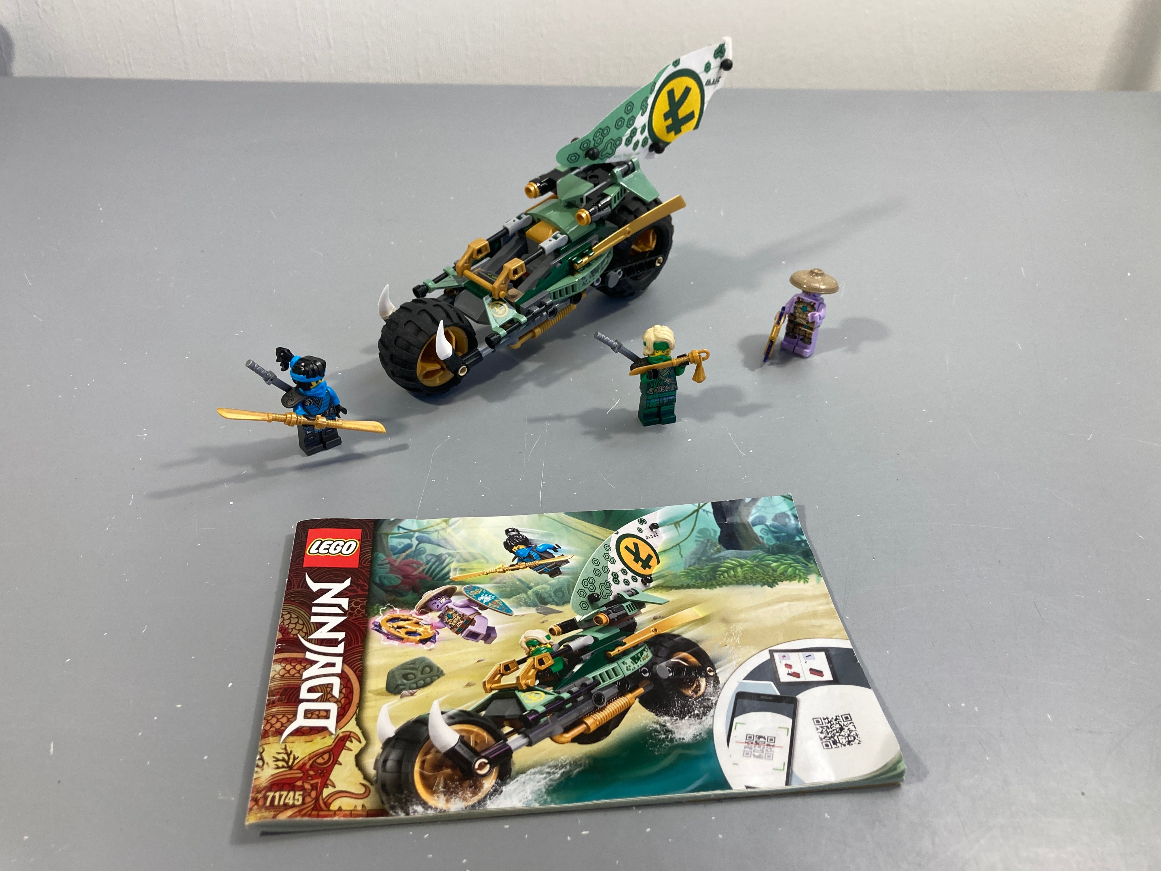 NINJAGO® 71745 La moto de la Jungle de Jay (Manque le bouclier)