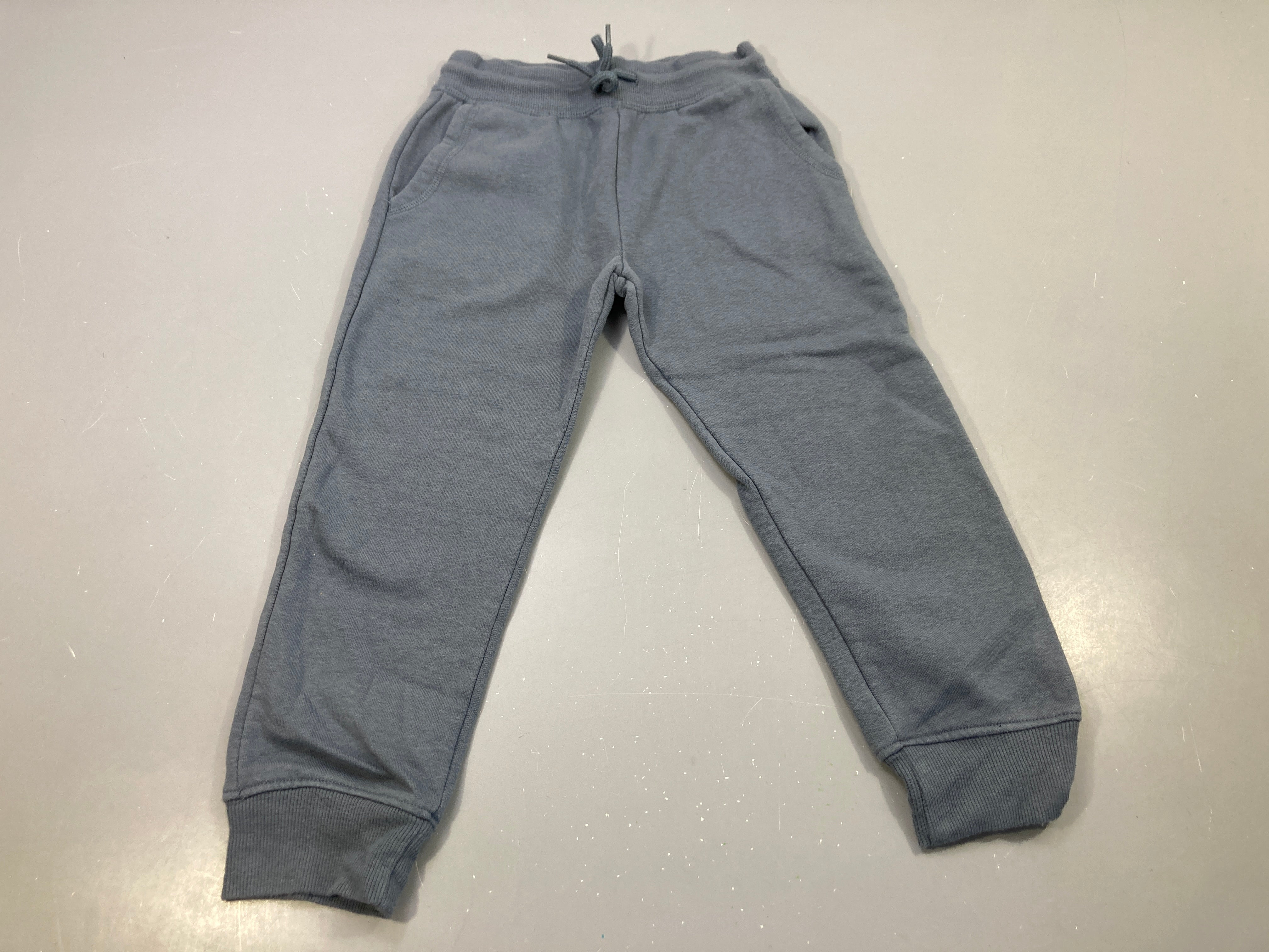 Pantalon jogging bleu, bouloché. intérieur doux et chaud