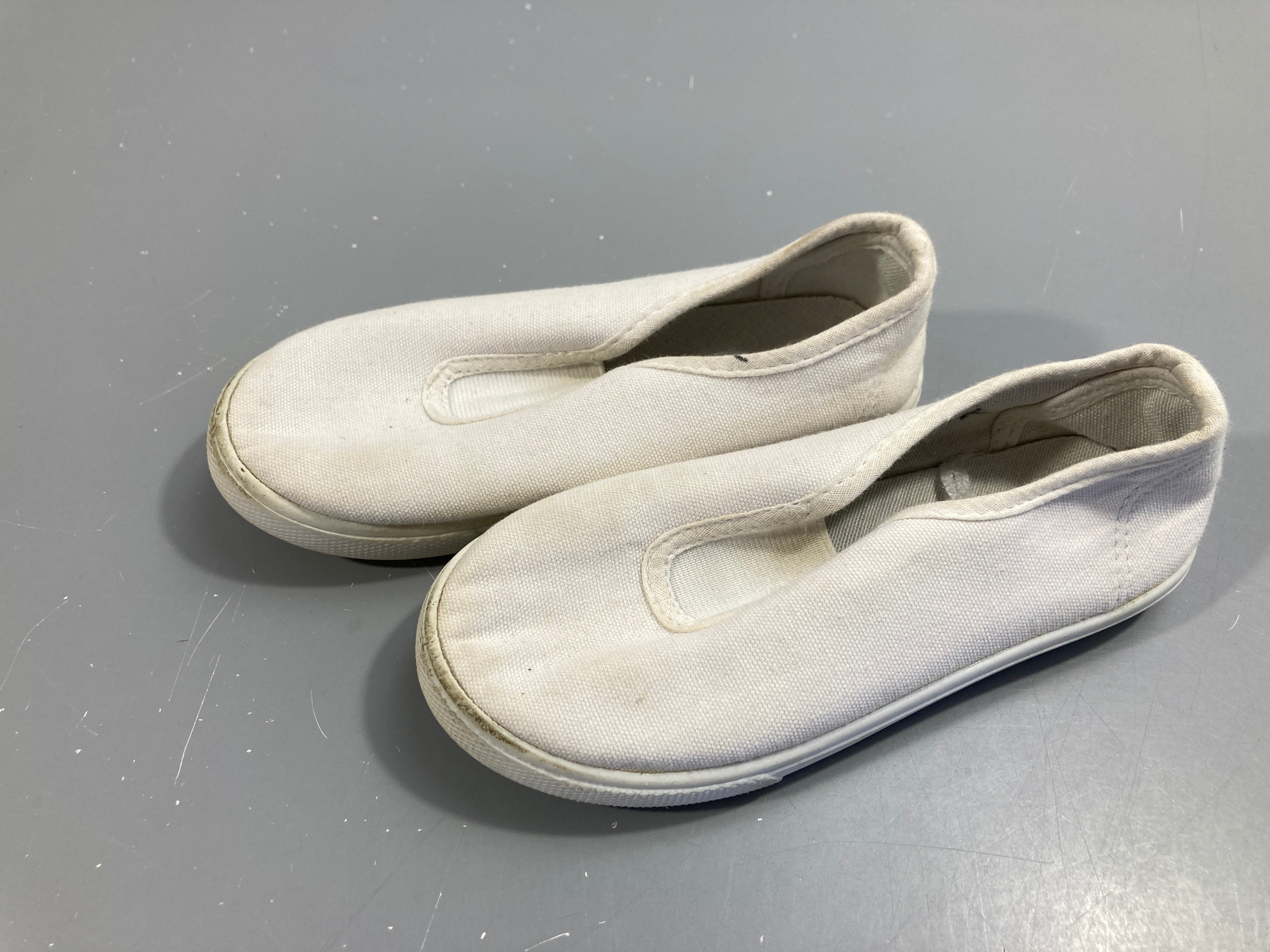 Sandales de gym blanches en toile, P29