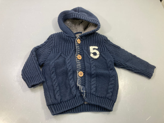Gilet à capuche  en maille tricotées torsadées bleu marine "5" , doublure fausse fourrure grise, moins cher chez Petit Kiwi