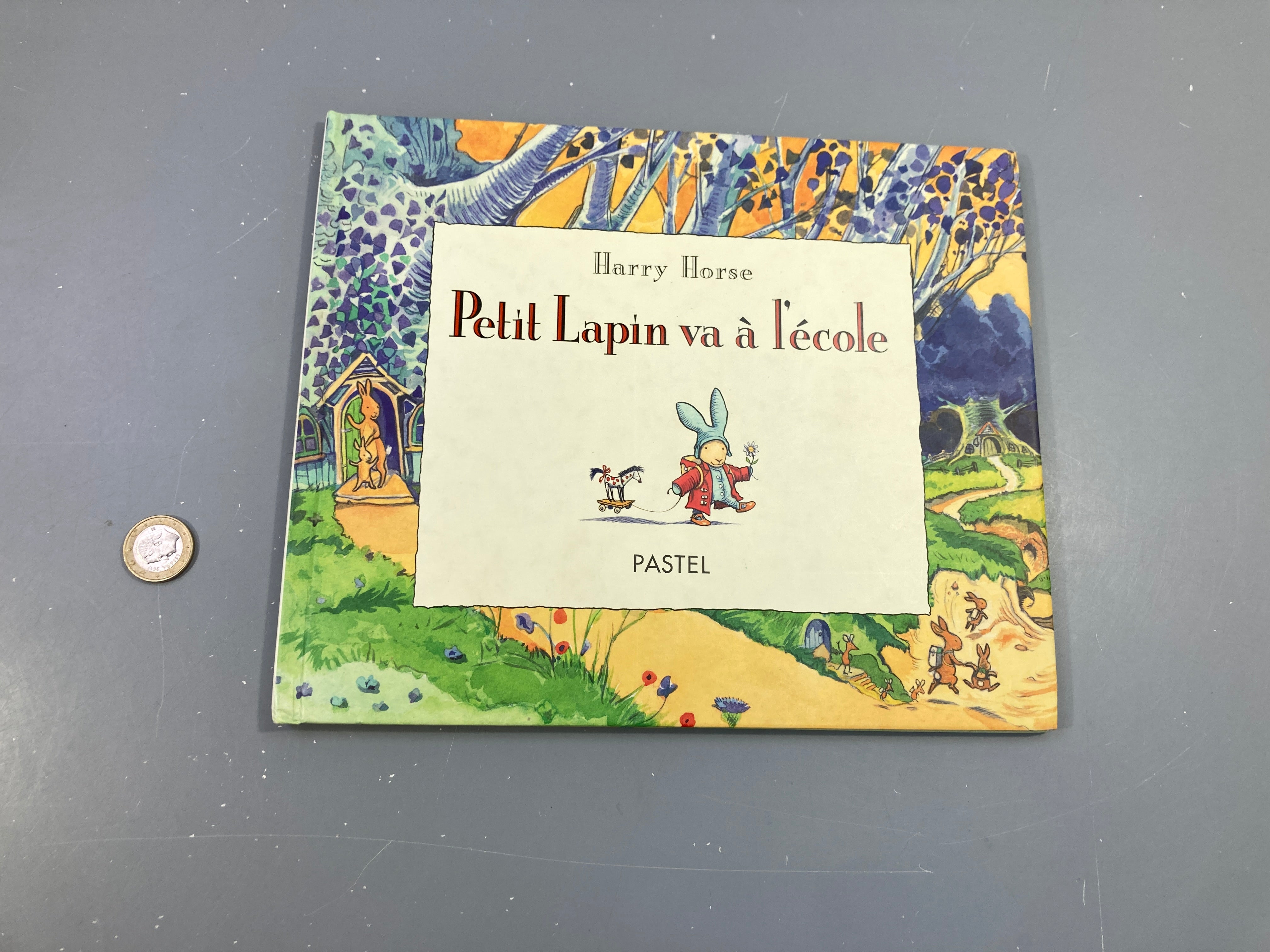 Petit Lapin va à l'école