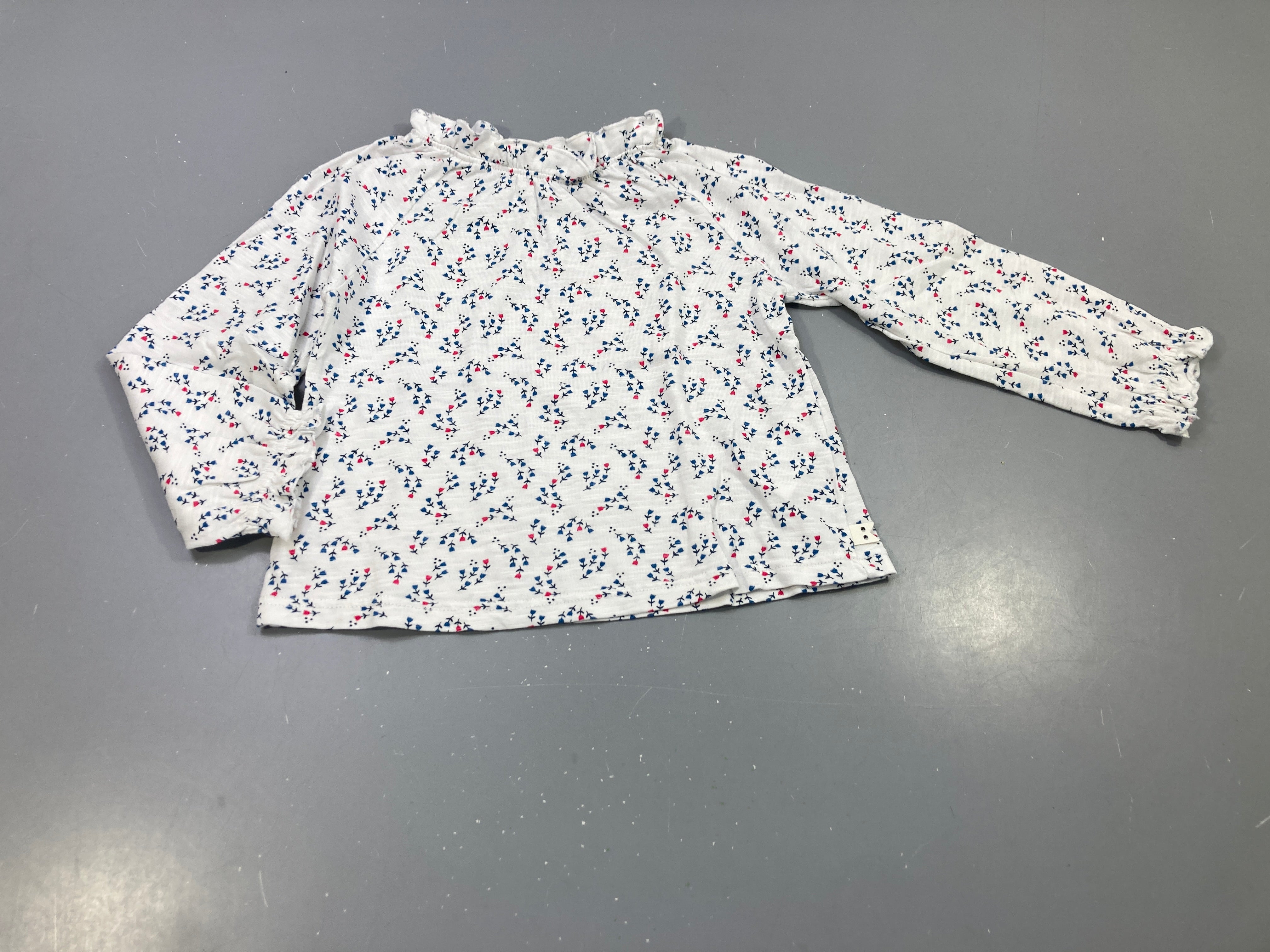 T-shirt m.l blanc à fleurs poignets élastiqués