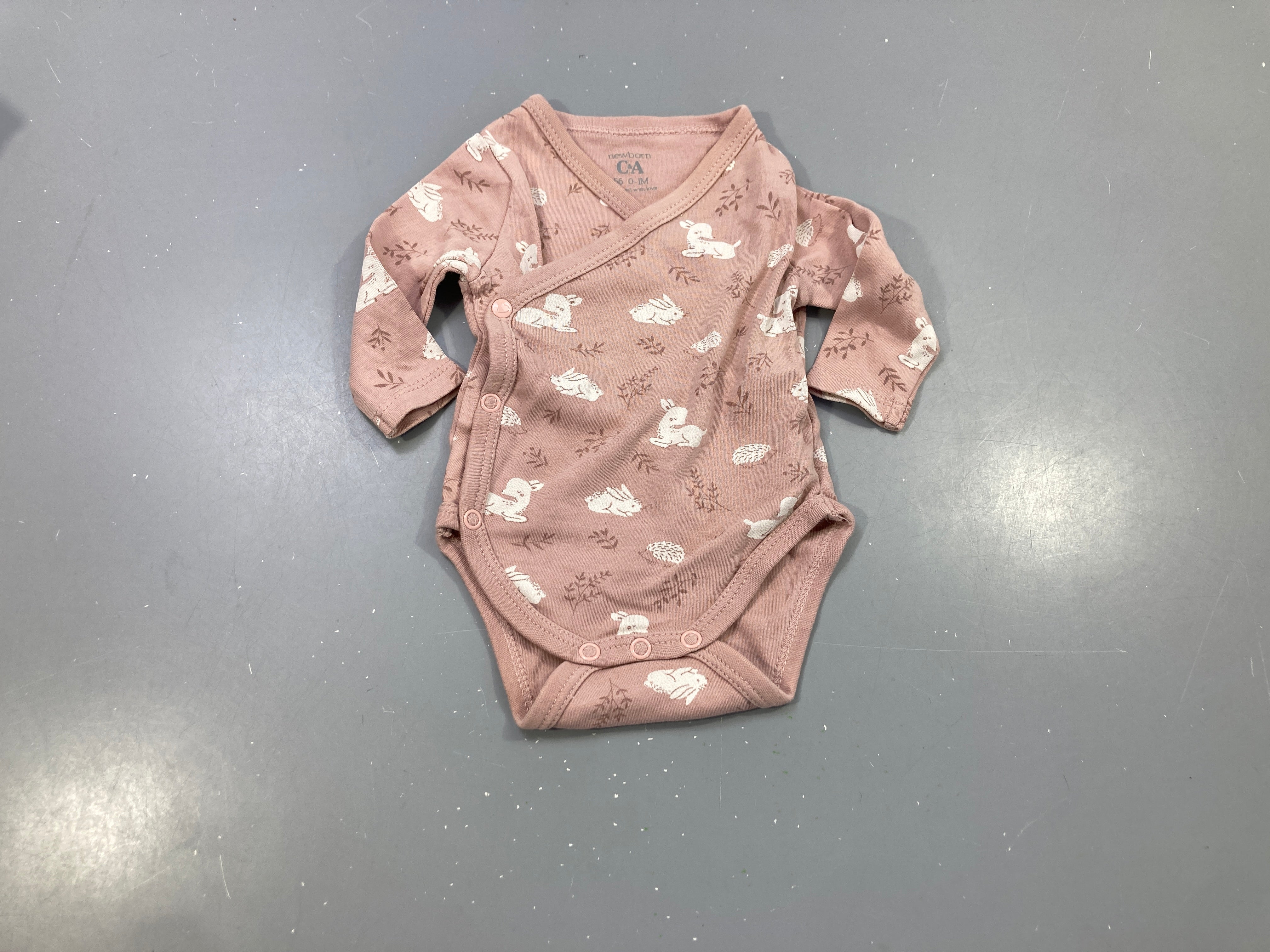 Body m.l  vieux rose, motifs animaux de la forêt