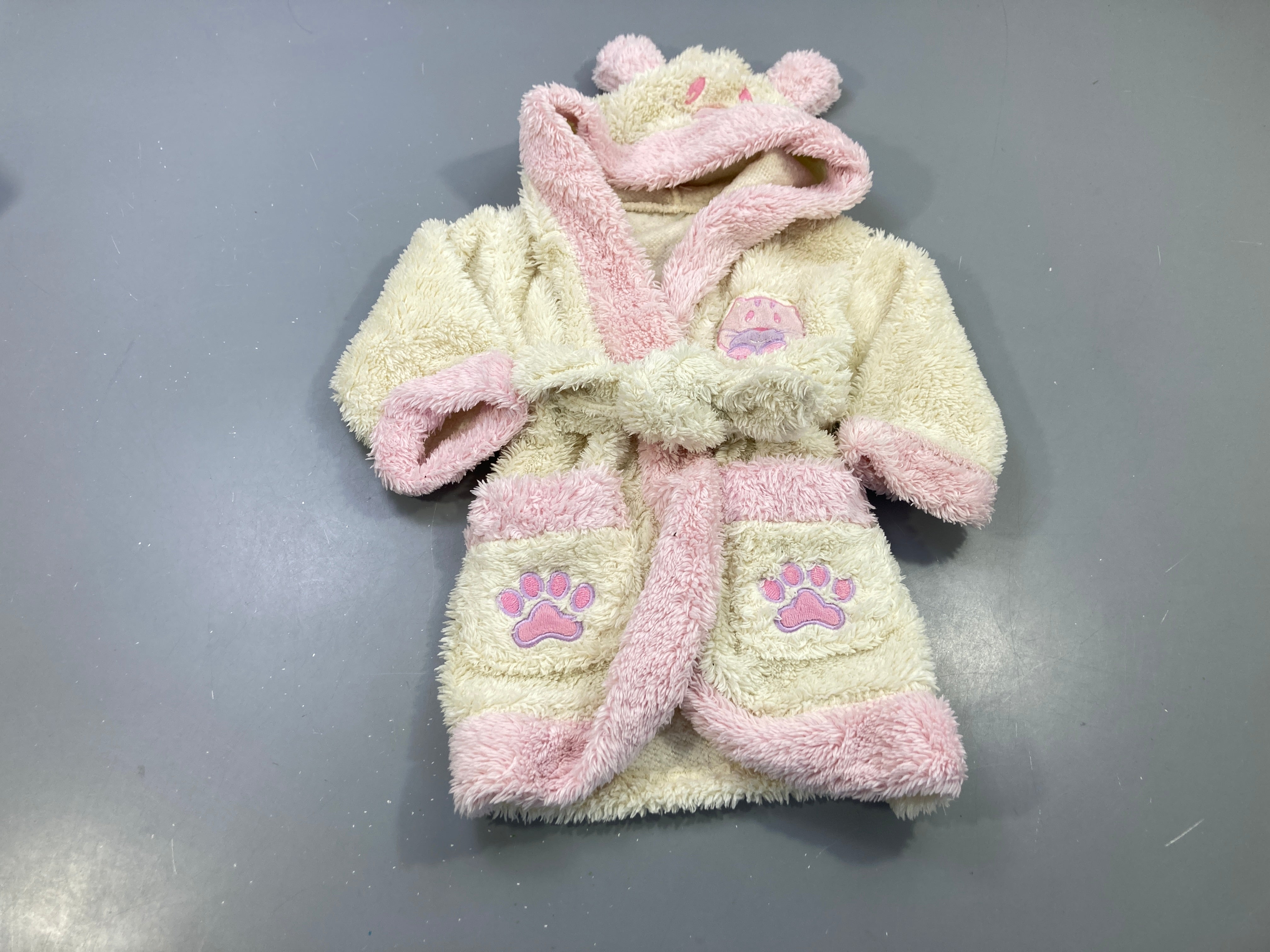 Peignoir crème et rose, capuche tête d'ours