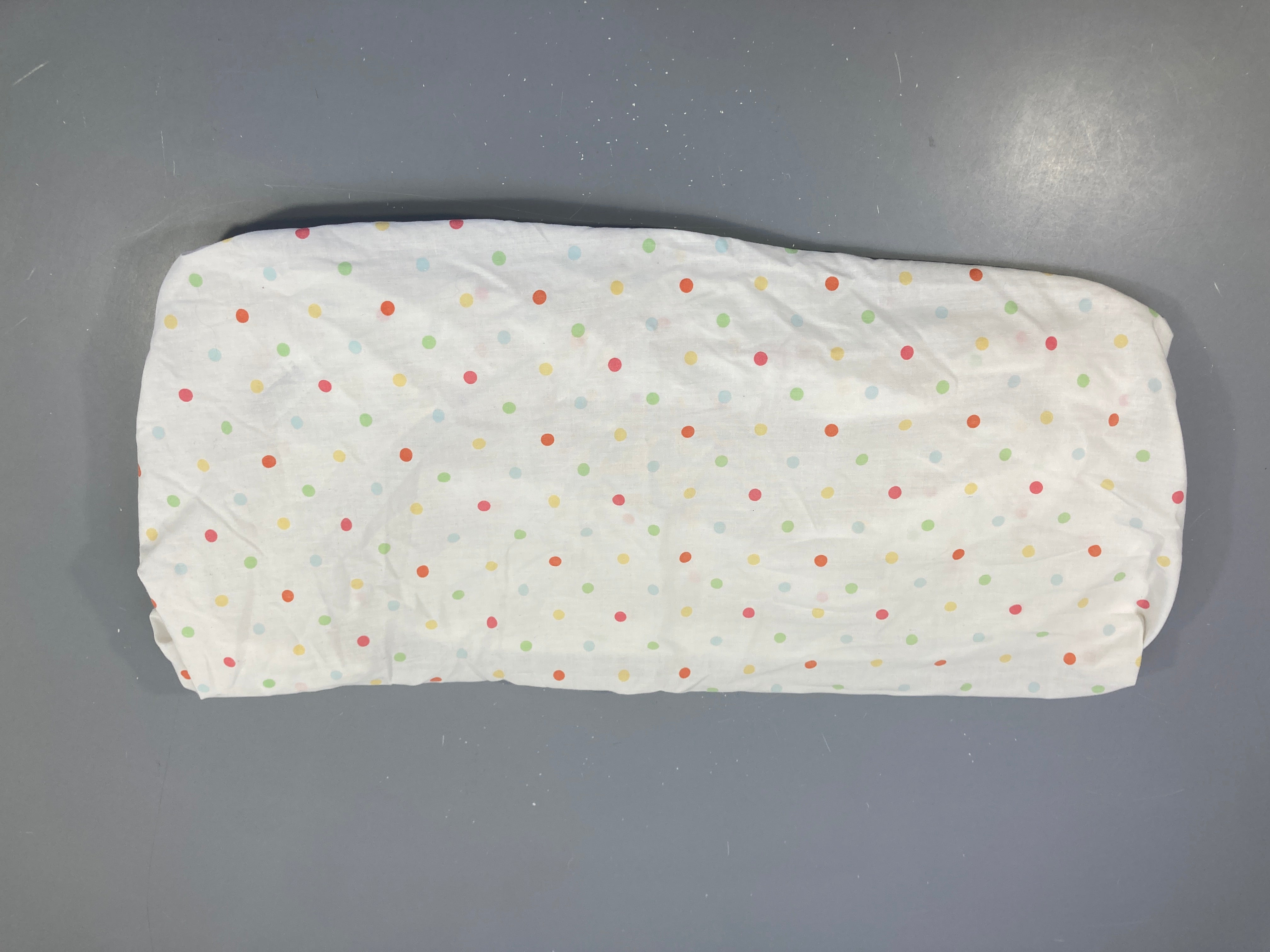 Drap housse coton blanc pois multicolore - 70x140cm