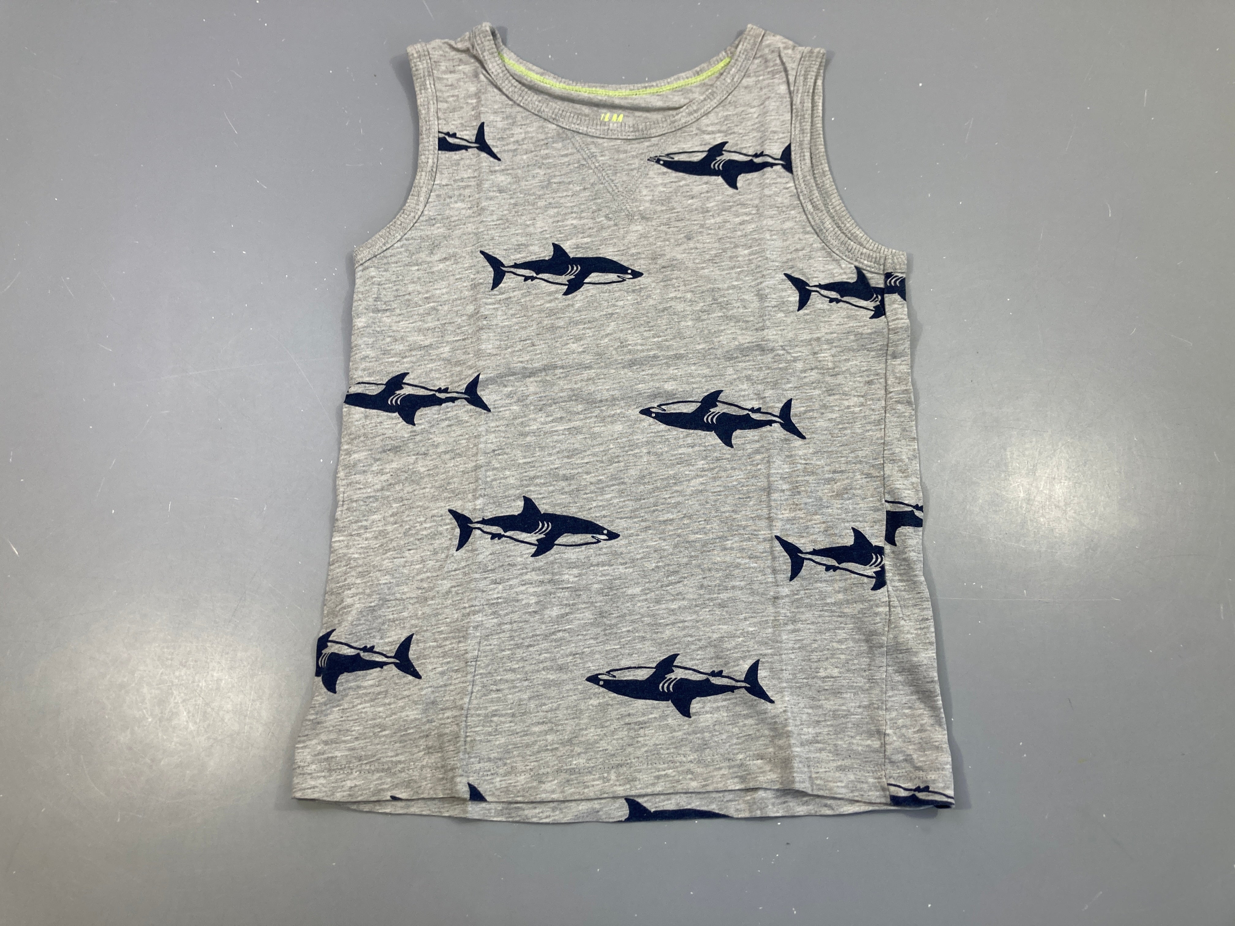 Débardeur gris requins