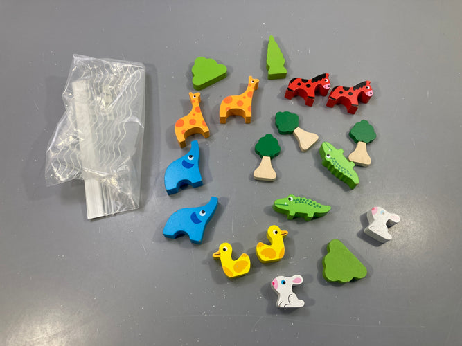 Lot de figurines en bois animaux, multicolore, moins cher chez Petit Kiwi
