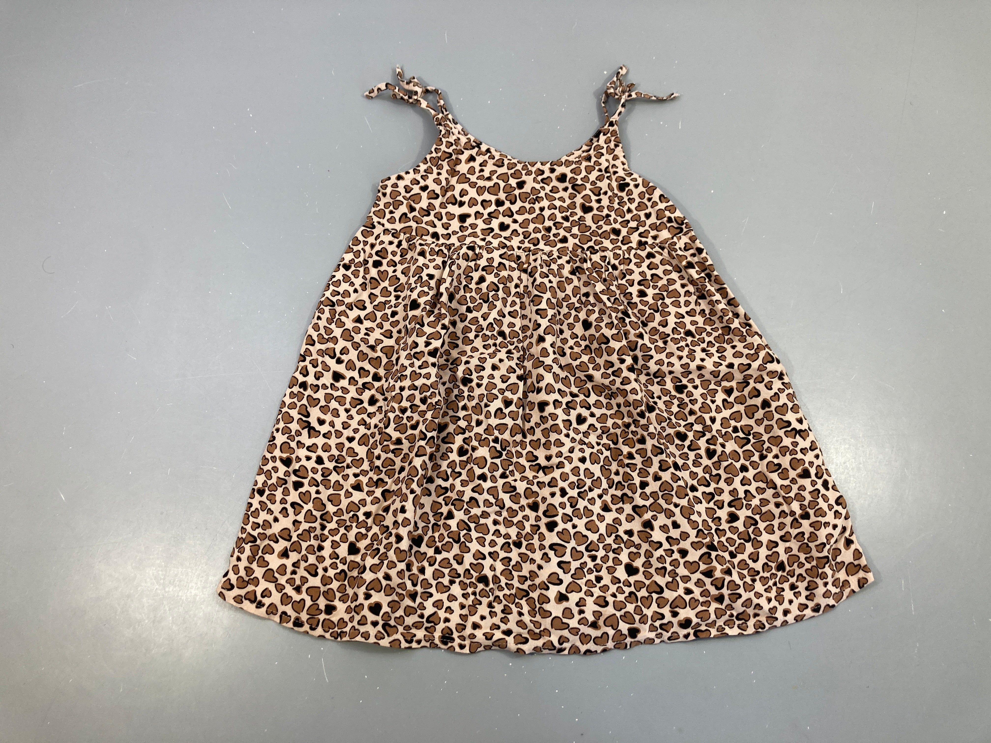 Robe fines bretelles beige coeurs bruns