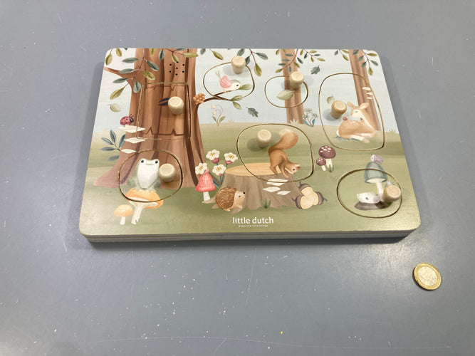 Puzzle sonore à boutons en bois animaux de la forêt, Little Dutch - fonctionne, moins cher chez Petit Kiwi