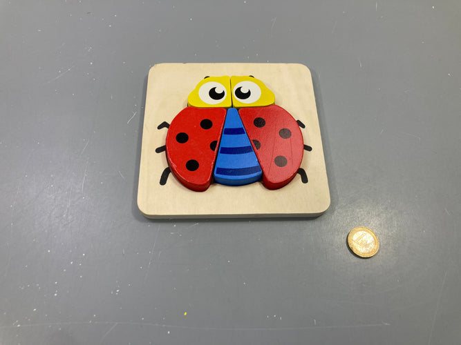 Puzzle en bois coccinelle 5 pcs, petits coups dans le bois - complet, moins cher chez Petit Kiwi