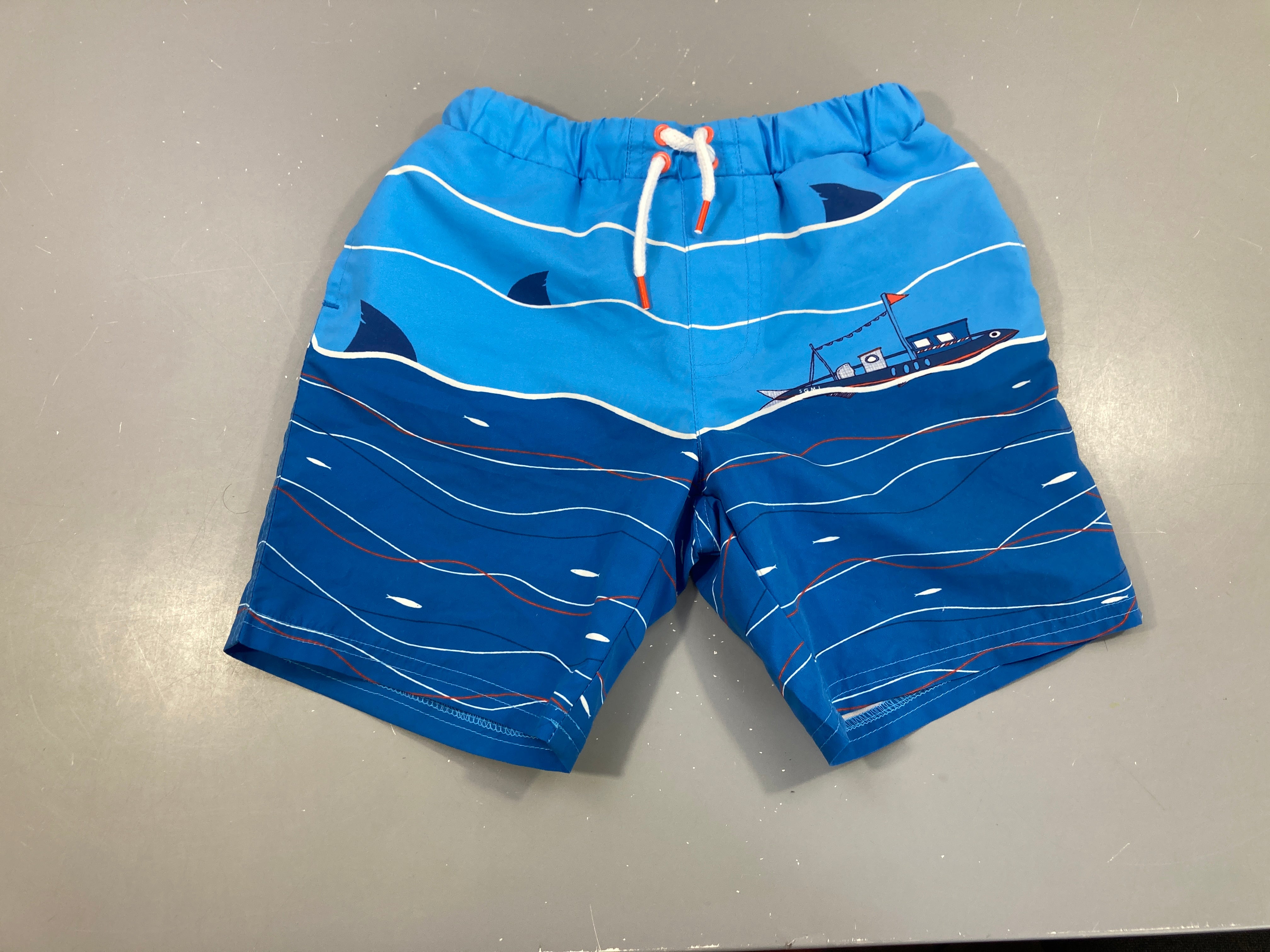 Maillot short bleu vagues requins bateau