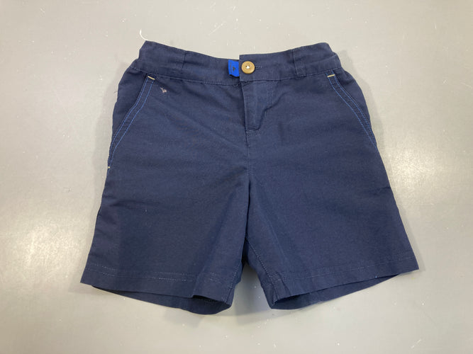 Short bleu marine Quechua, moins cher chez Petit Kiwi