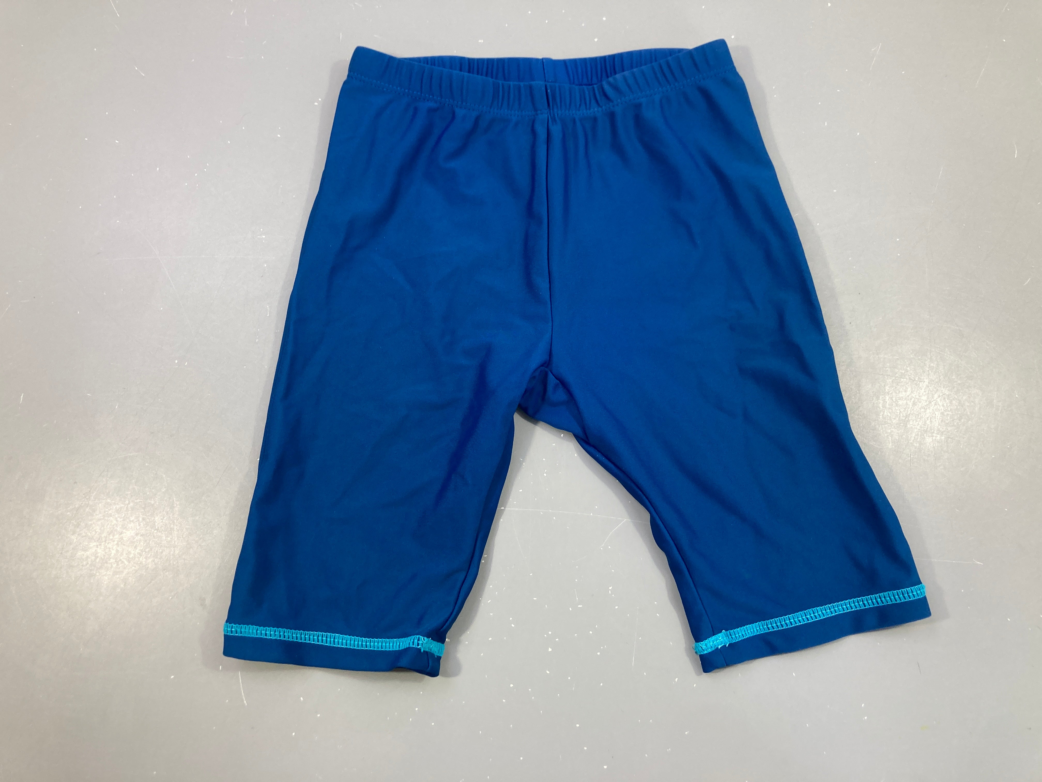 Short long anti-uv bleu foncé