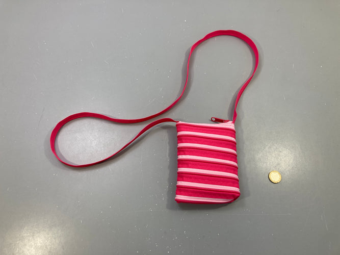 Sac bandoulière rose fuchsia zippé, moins cher chez Petit Kiwi