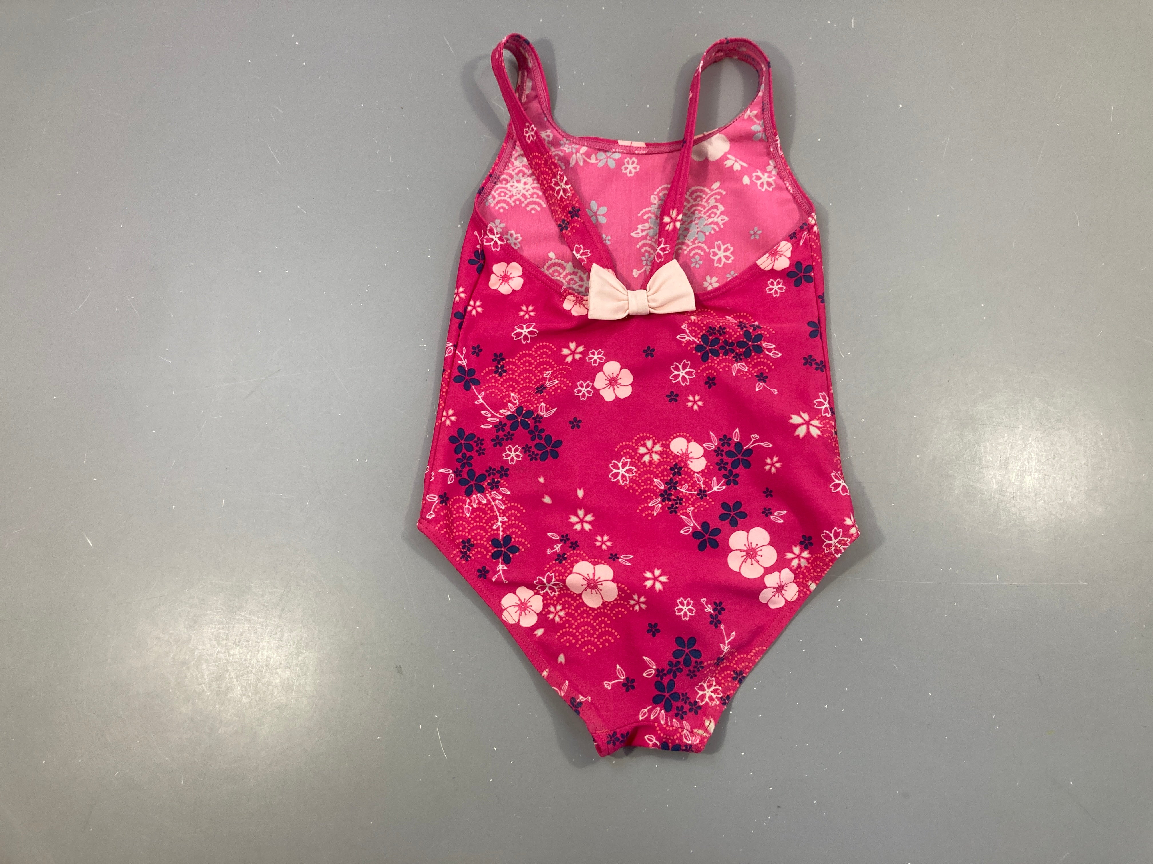 Maillot rose fleuri (taille estimée)