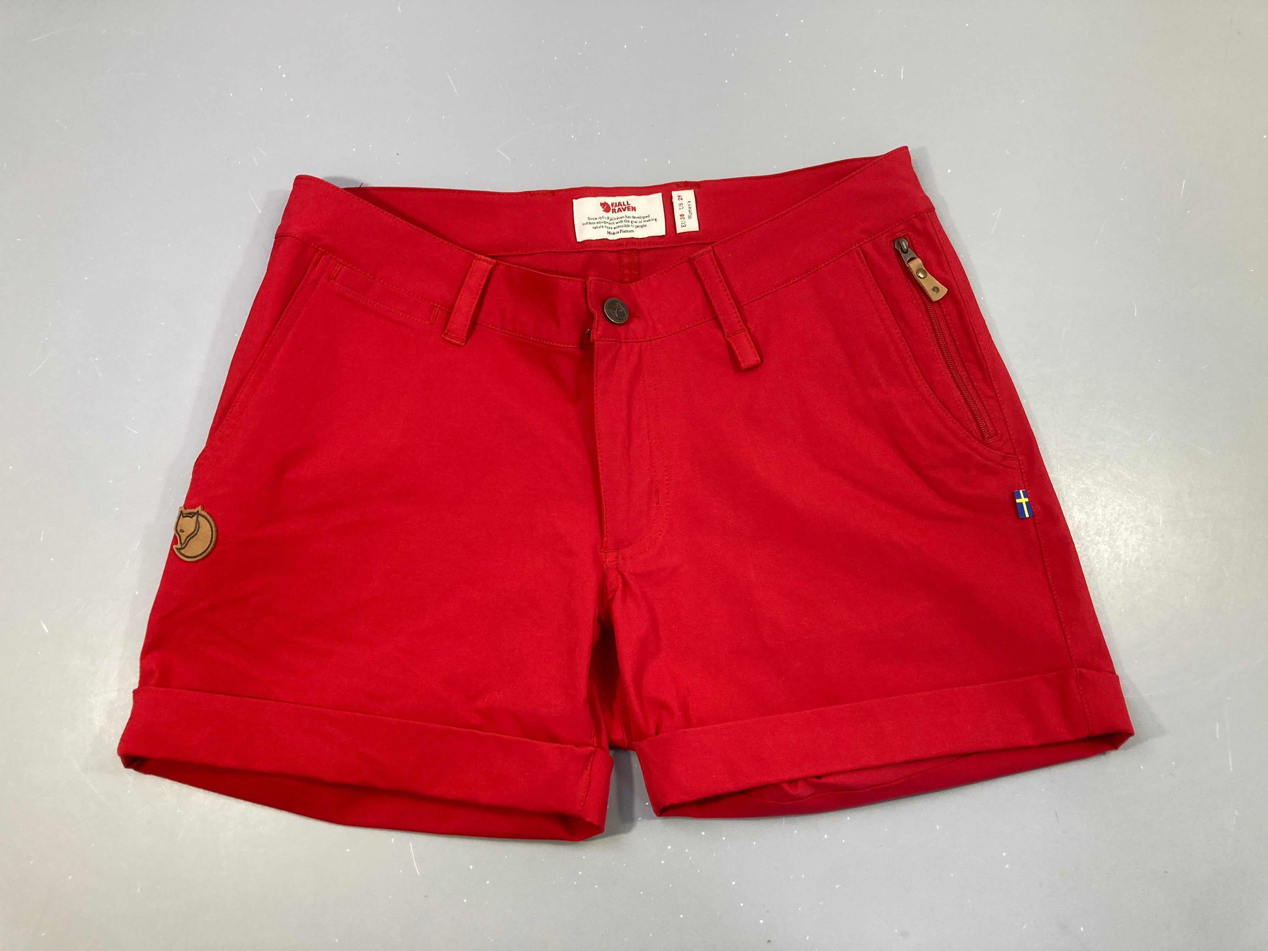 Etat neuf Short de randonnée rouge revers Fjall raven