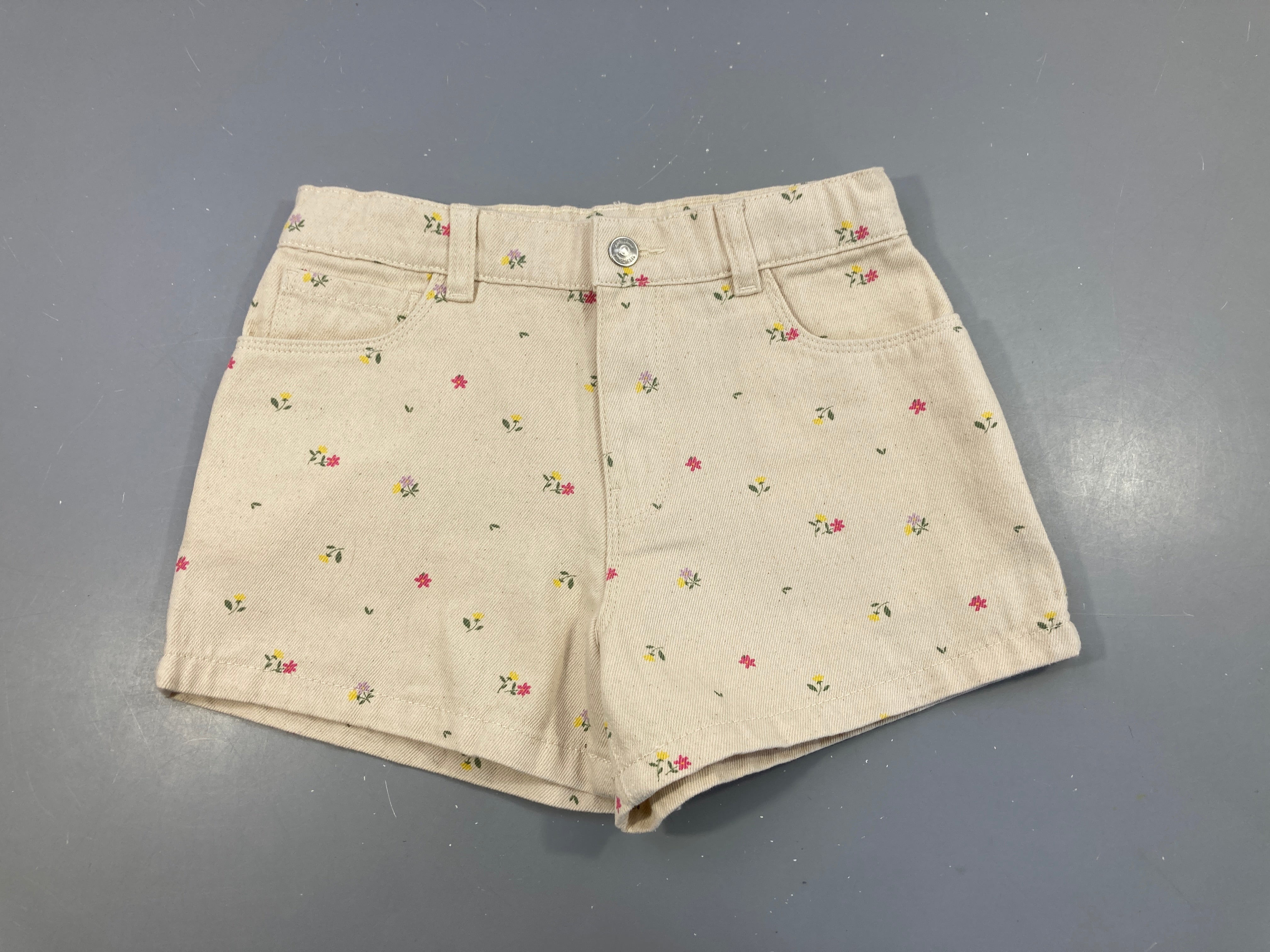 Short toile beige fleuri