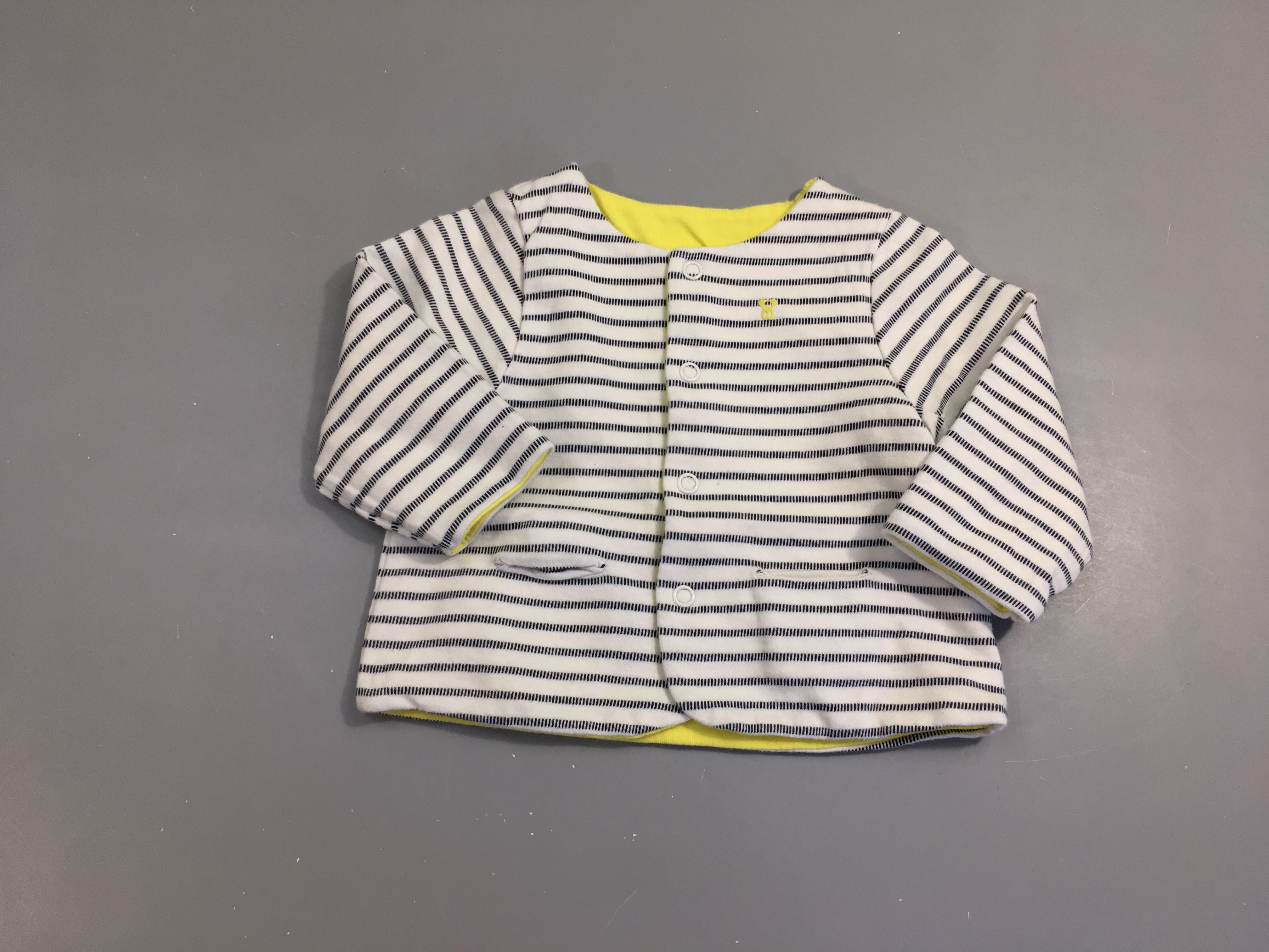 Gilet jersey doublé réversible jaune/blanc rayé bleu marine