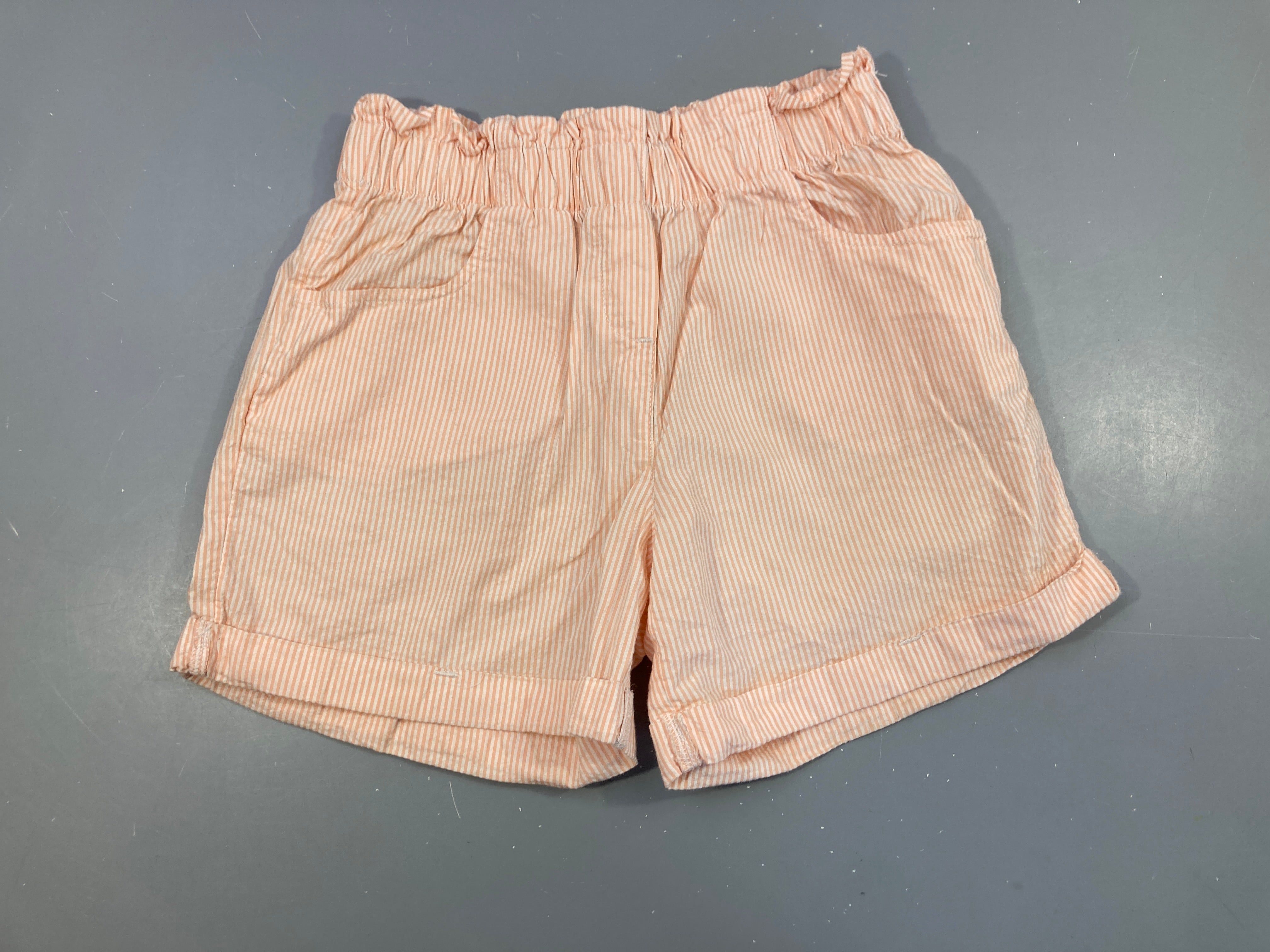 Short blanc ligné saumon revers taille élastiquée