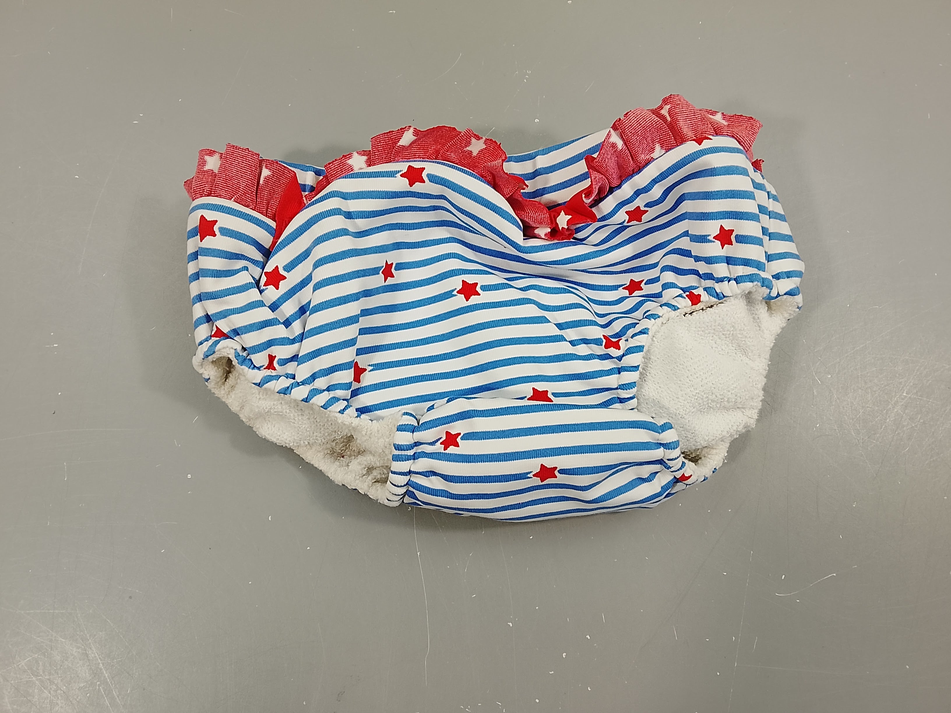 Maillot, culotte couche blanche rayé bleu clair , étoiles roses  9-12m