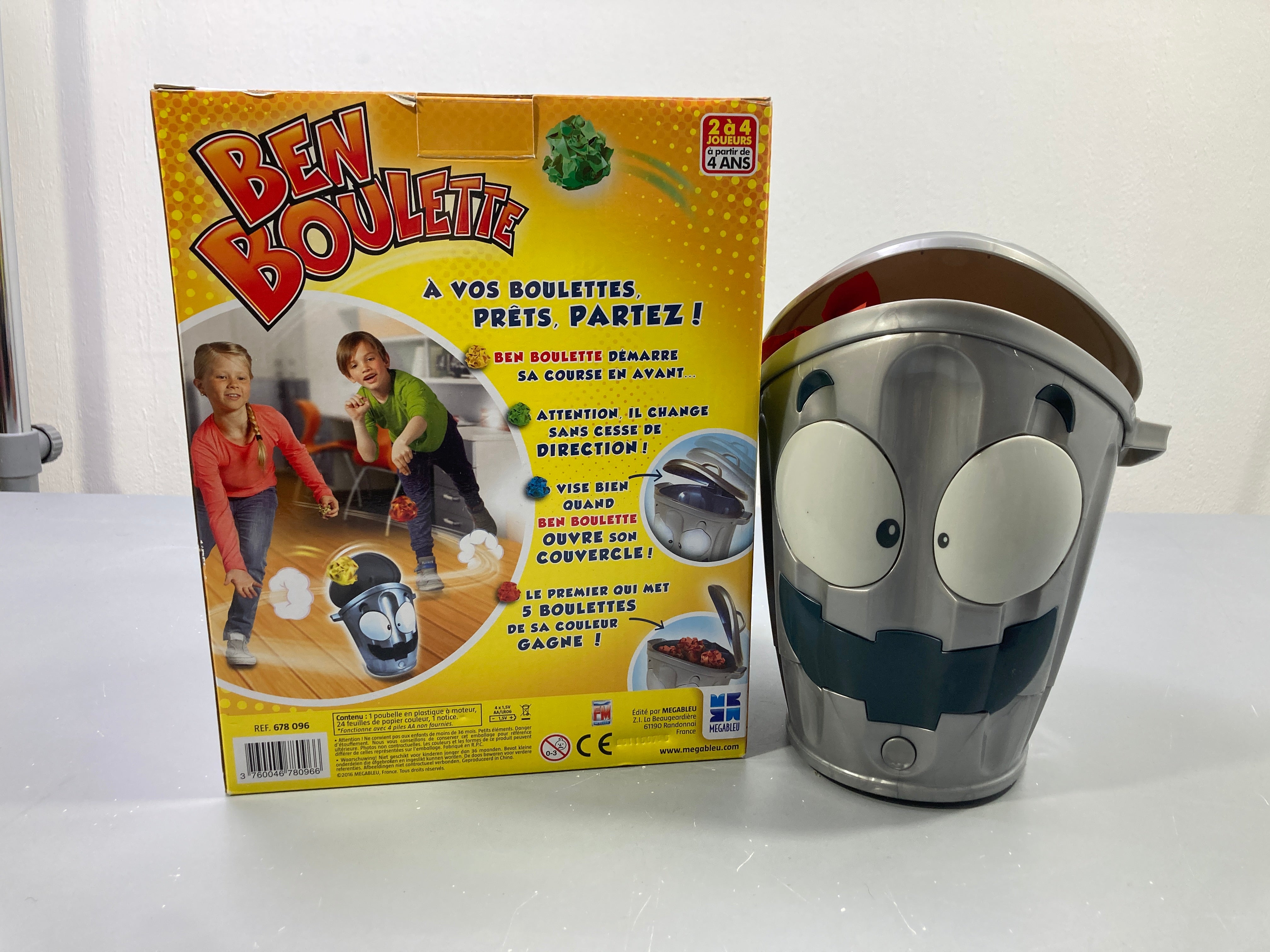 Ben Boulette, poubelle à moteur et boulettes de papier, Megableu