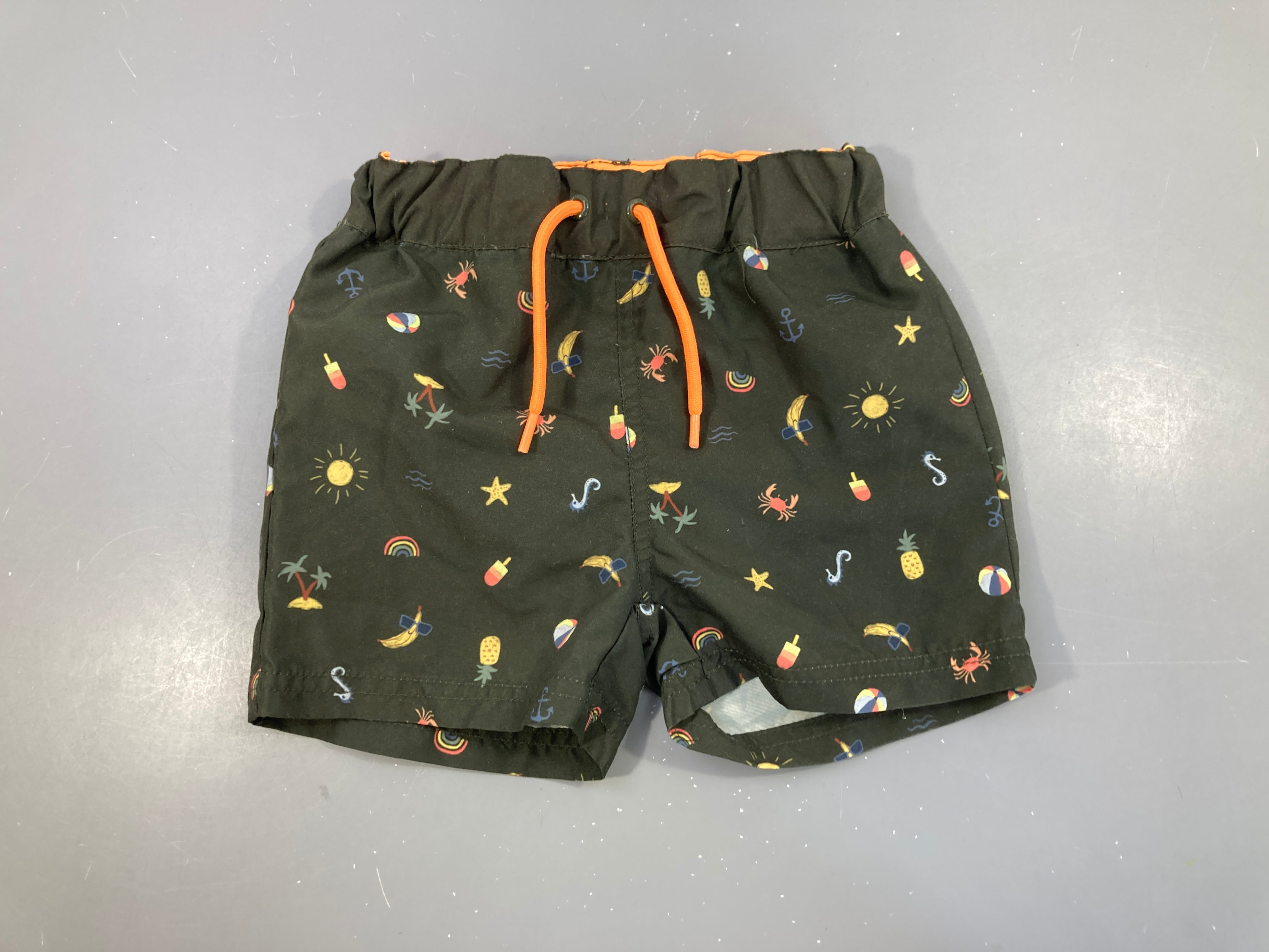 Maillot short kaki motifs été