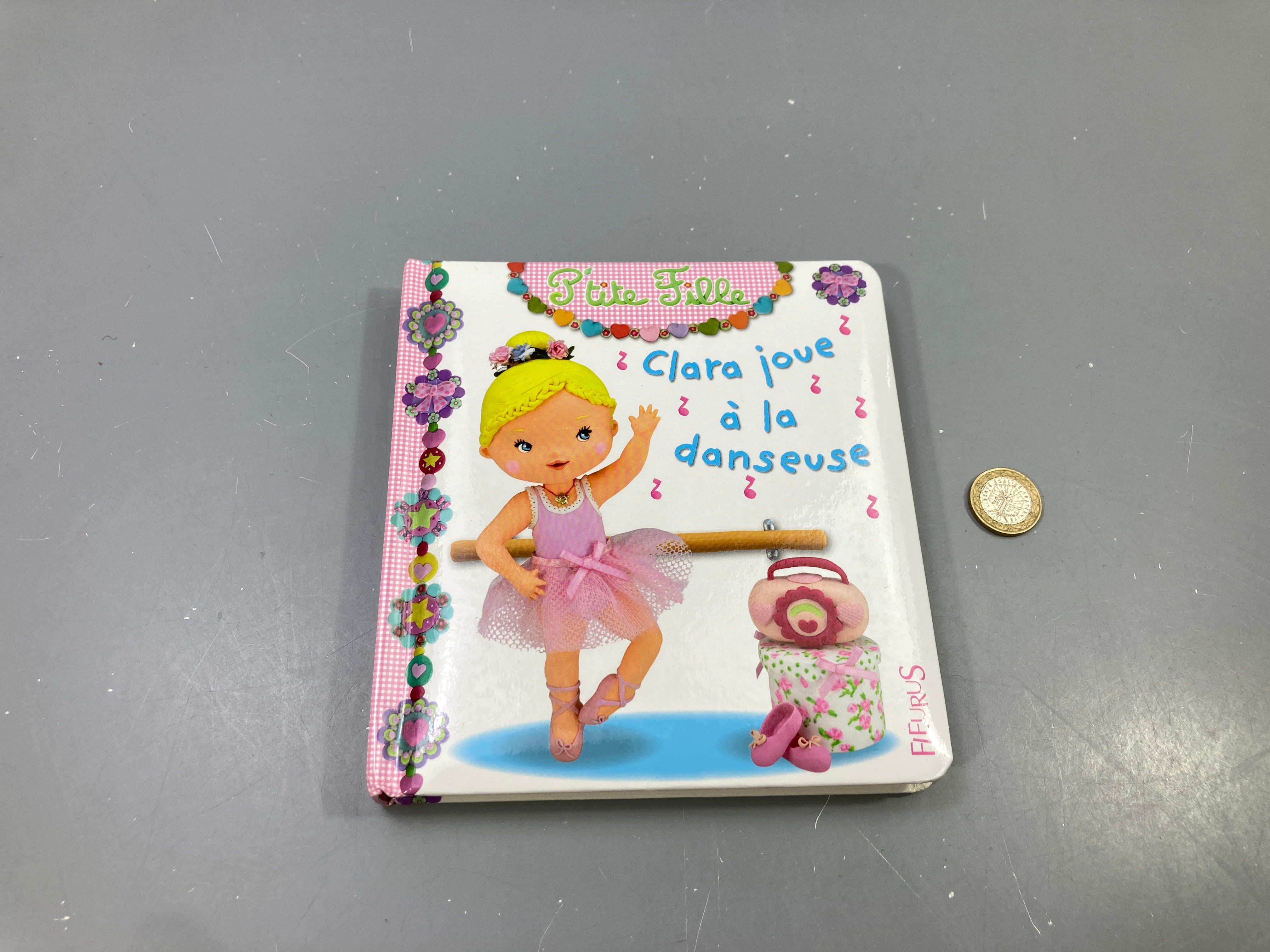 P'tite Fille, Clara joue à la danseuse, Fleurus