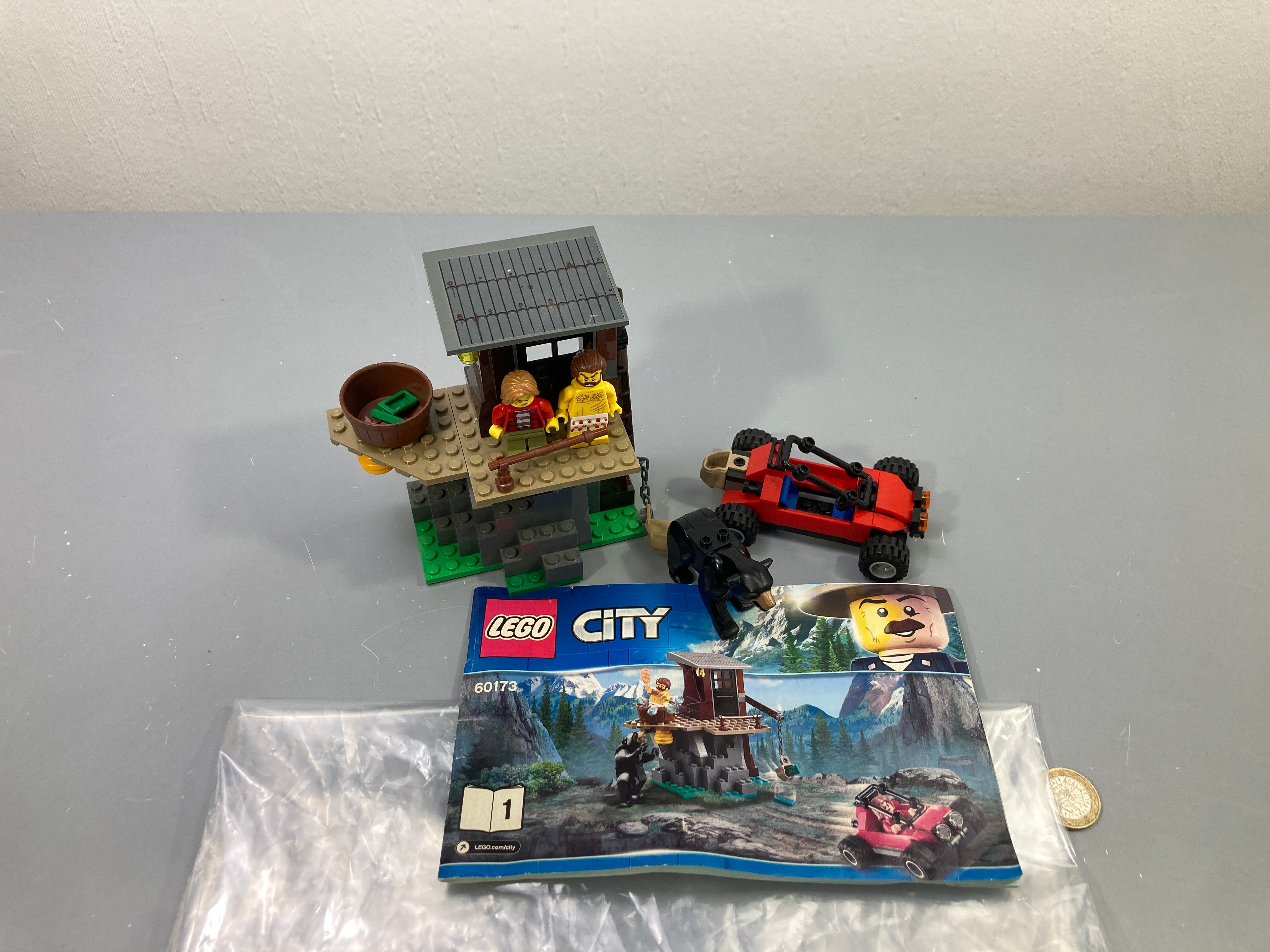 Lego City 60173 cabane de montagne, buggy rouge, ours, figurines, avec notice Vendu en l'état tel que sur la photo