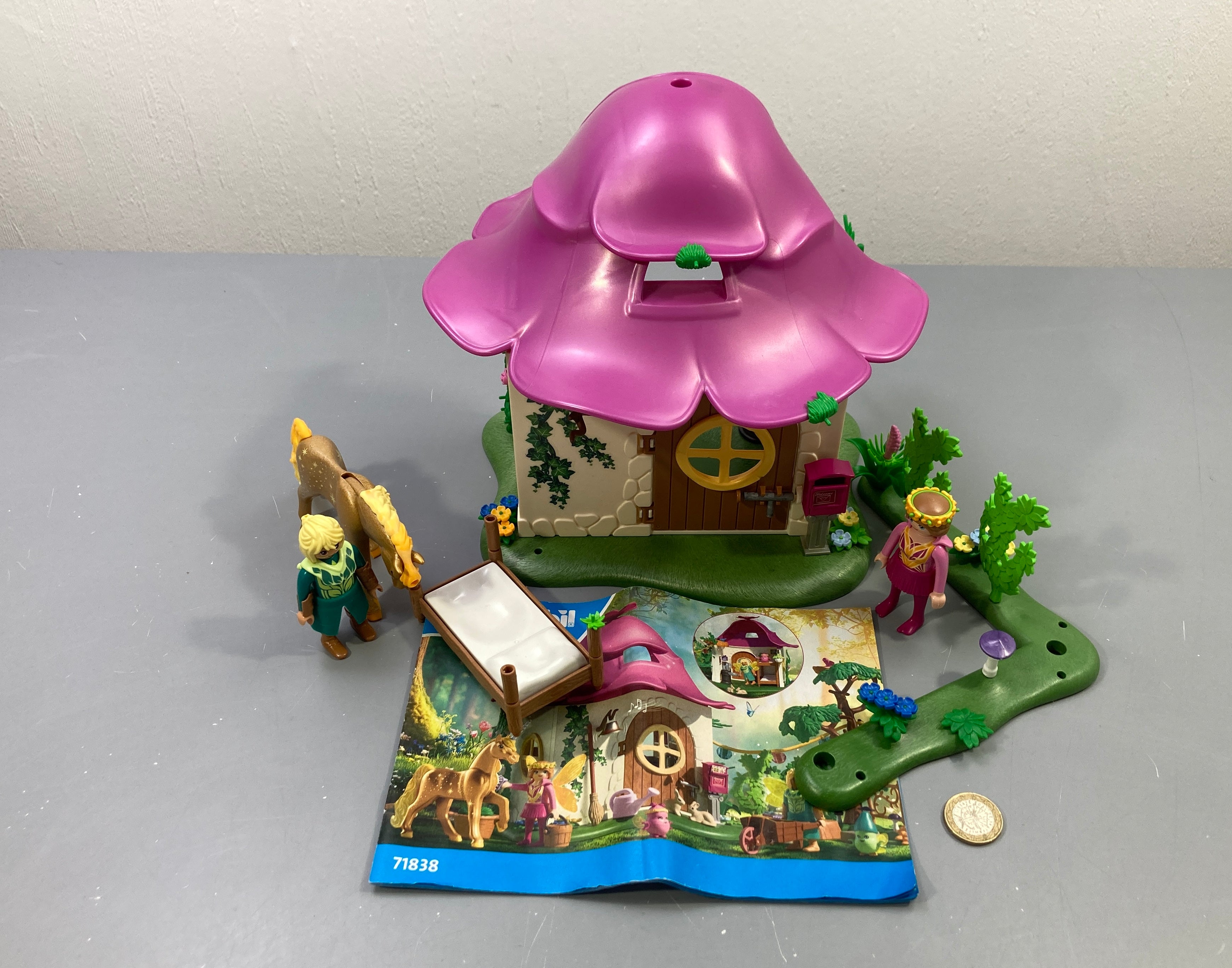 Playmobil 71838 maison des fées toit rose, cheval, figurines, avec notice Vendu tel quel voir photo